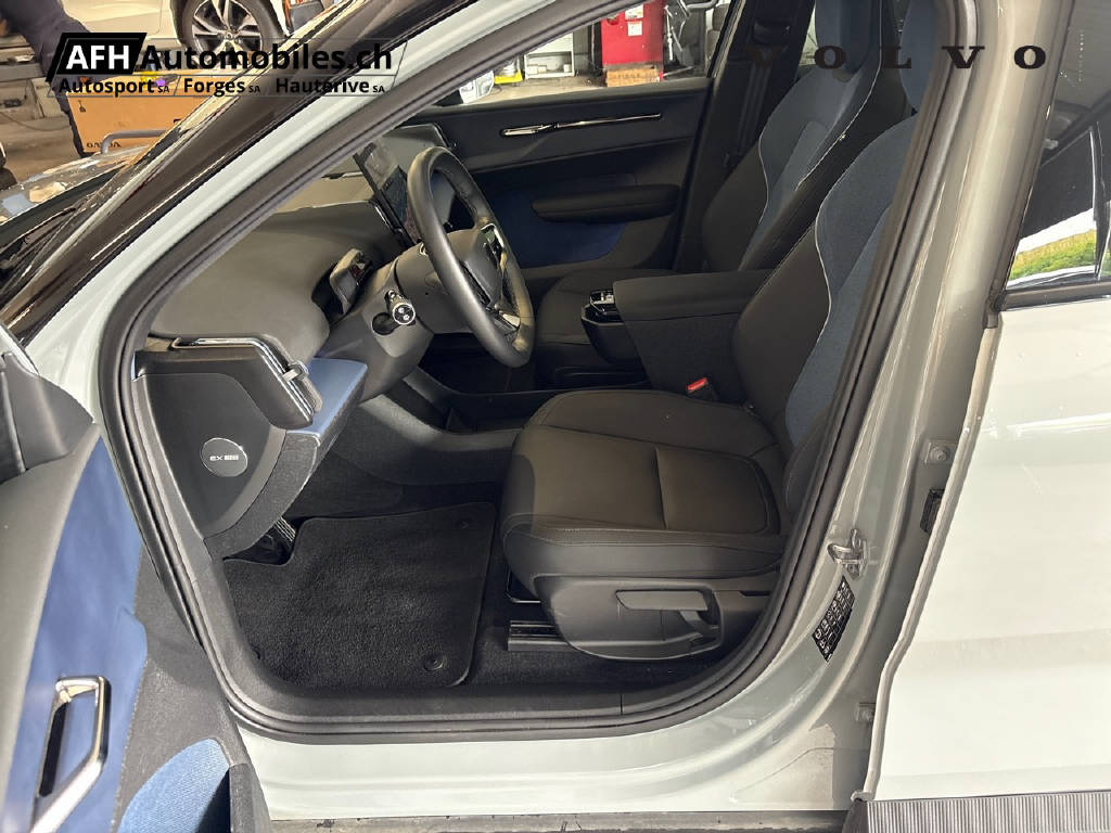 VOLVO EX 30 E60 Plus-image-8
