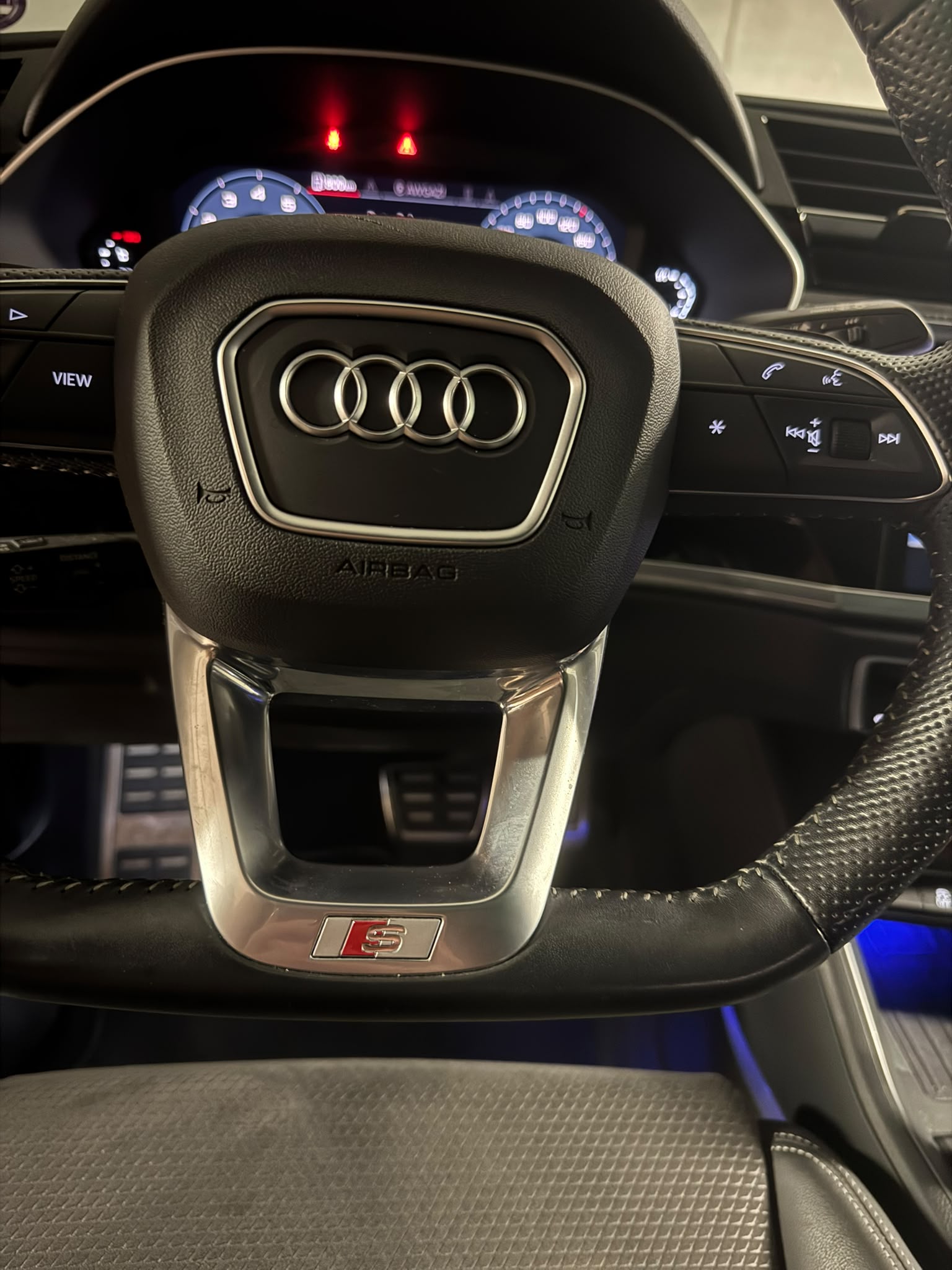 AUDI 2.0 40 TFSI S line quattro S-Tronic-image-6