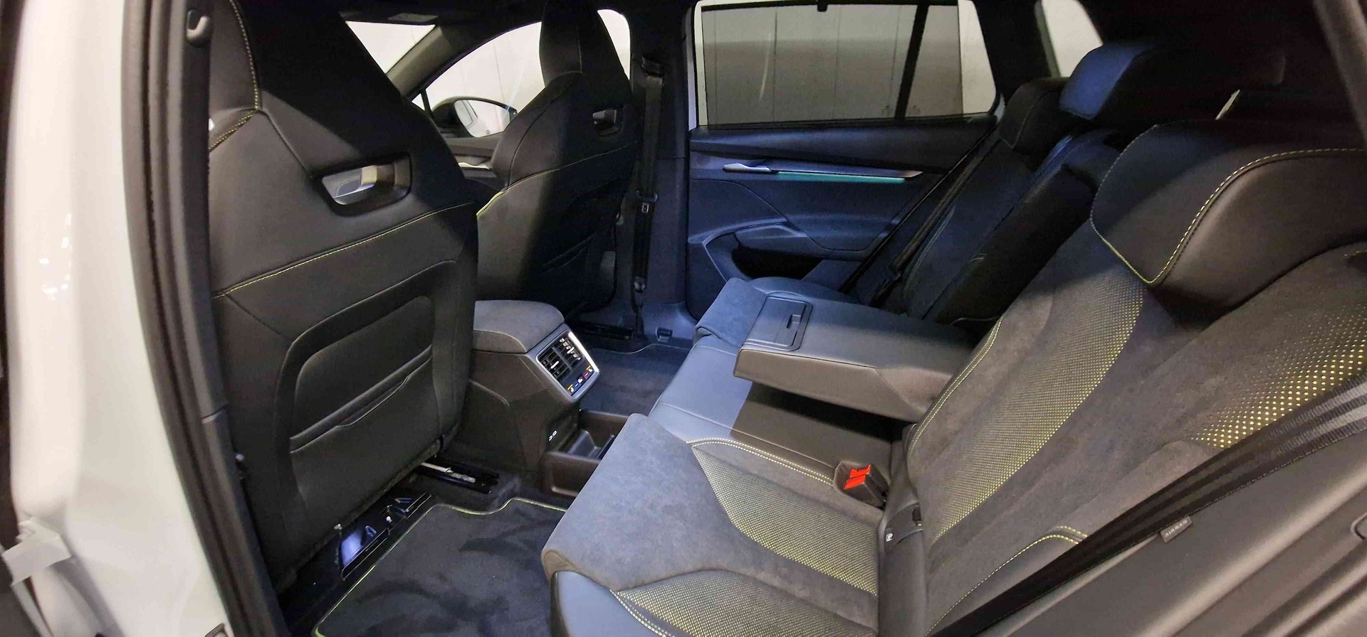 SKODA Elroq RS 4x4-image-14