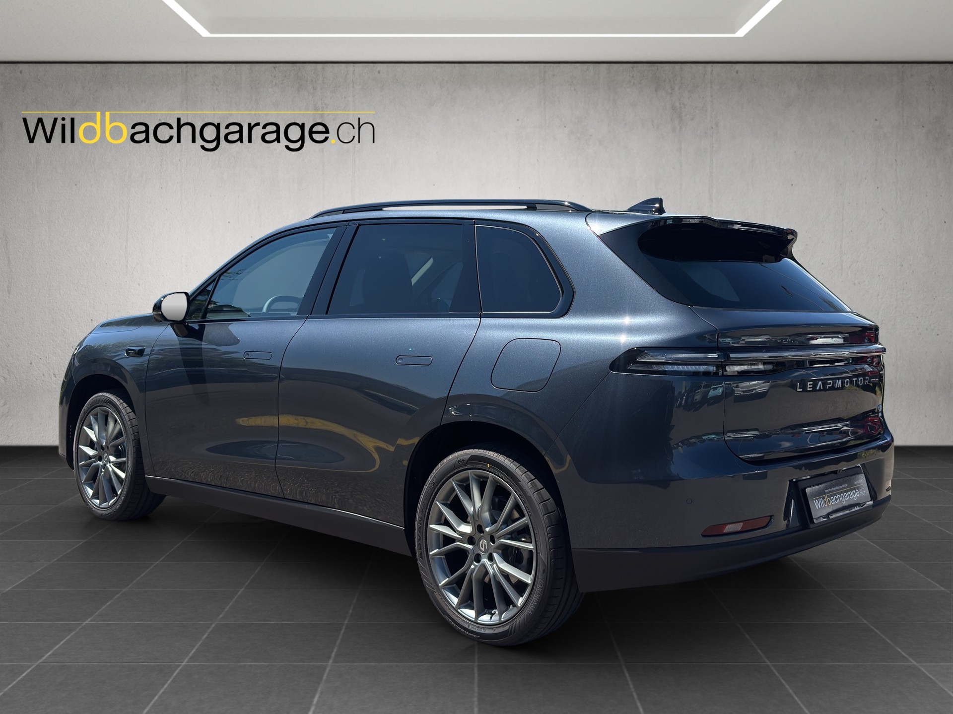 LEAPMOTOR C10 EV AWD-showroom-element-2