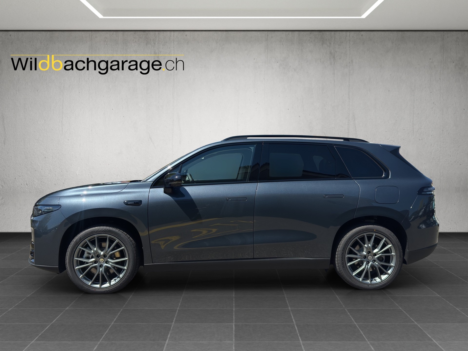 LEAPMOTOR C10 EV AWD-showroom-element-1