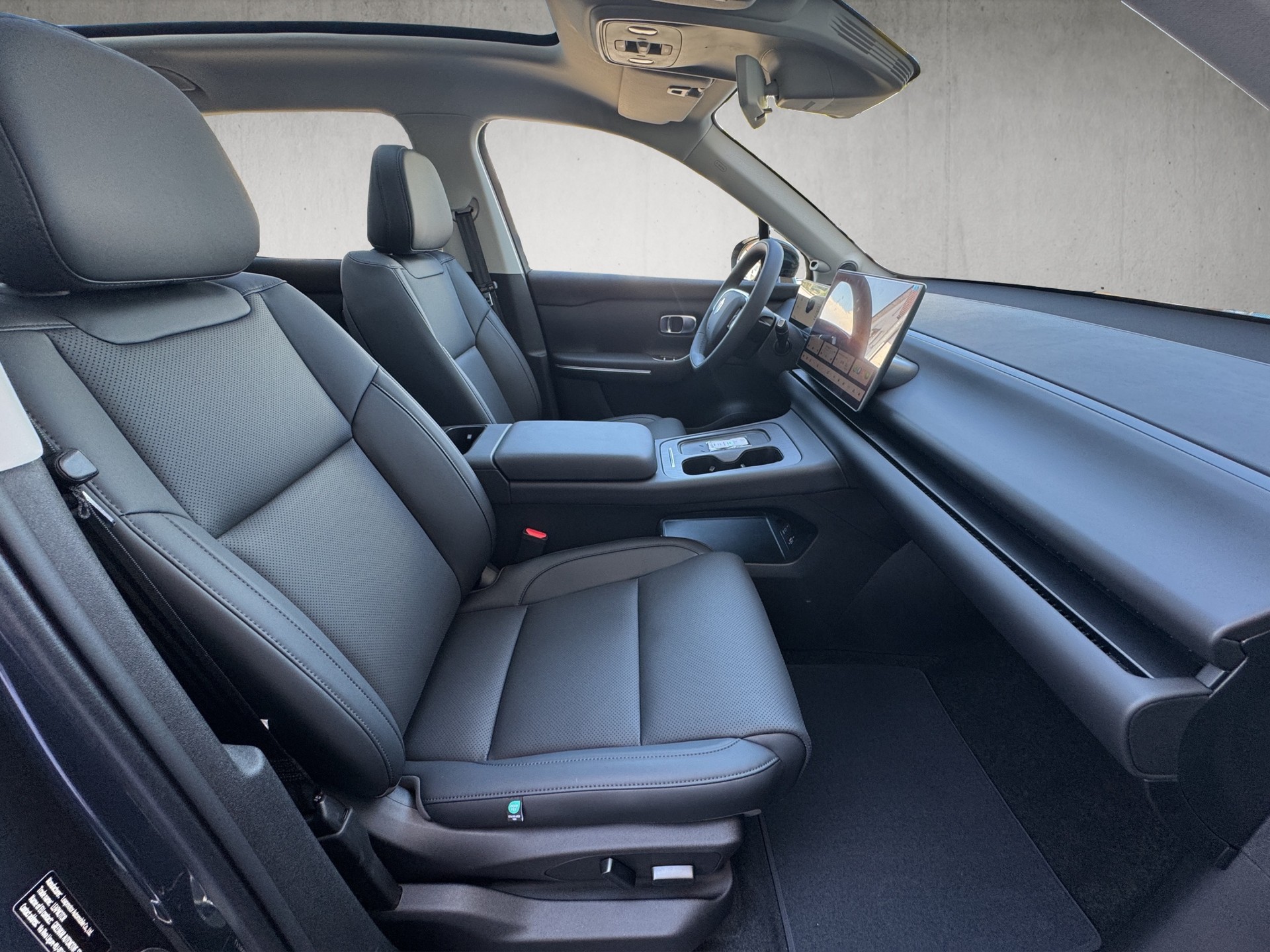 LEAPMOTOR C10 EV AWD-image-9
