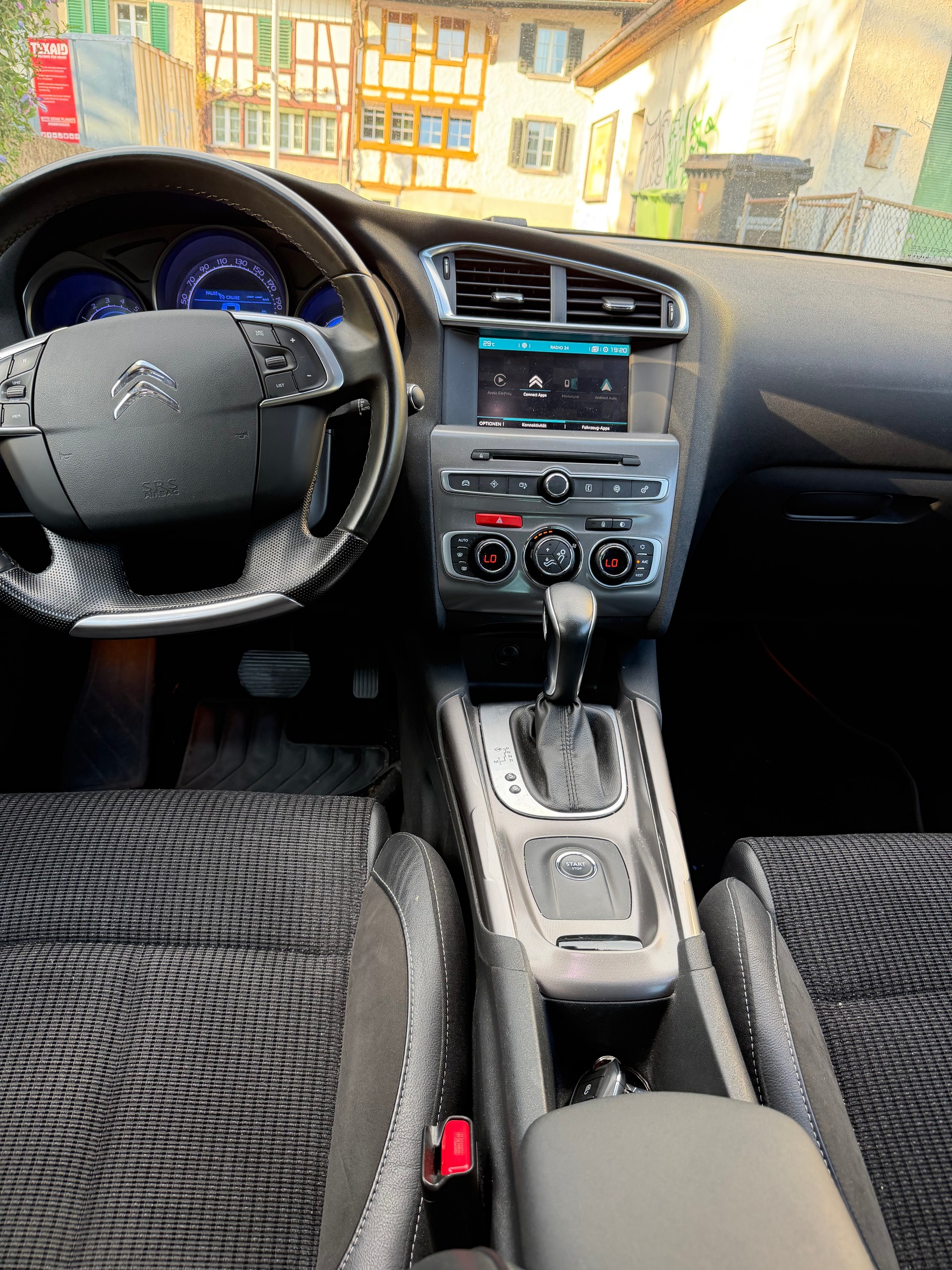 CITROEN C4 1.2 Pure Tech Feel Edition Automatic-image-7