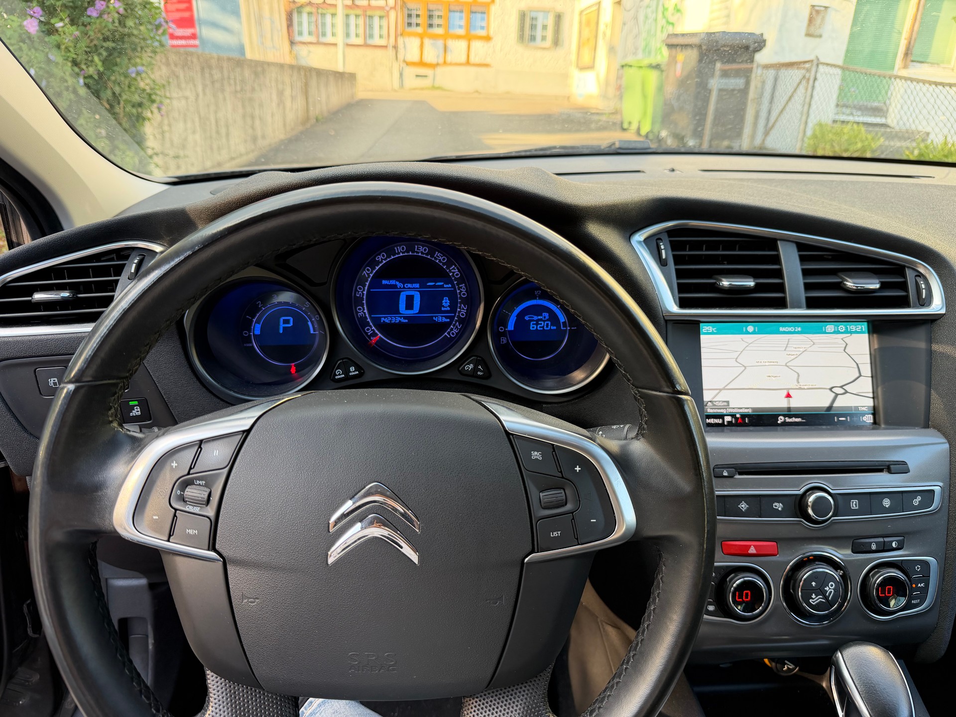 CITROEN C4 1.2 Pure Tech Feel Edition Automatic-image-10