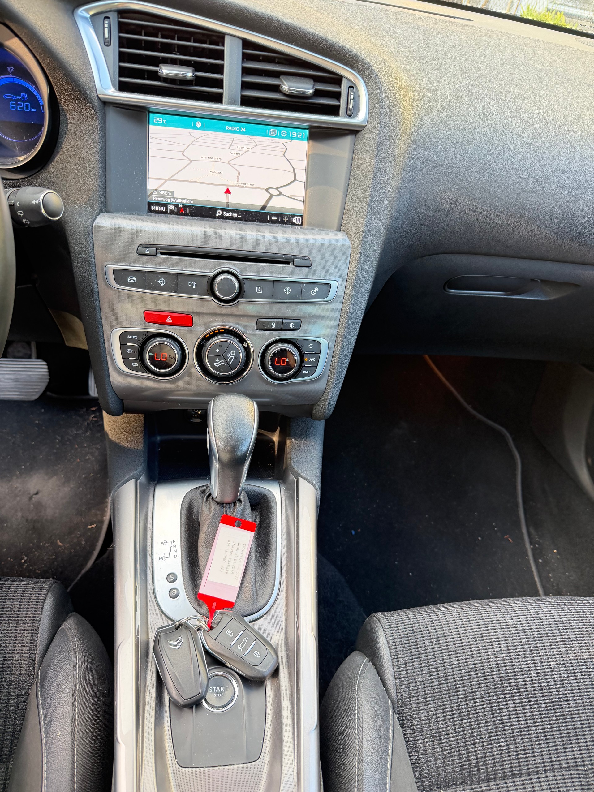 CITROEN C4 1.2 Pure Tech Feel Edition Automatic-image-9