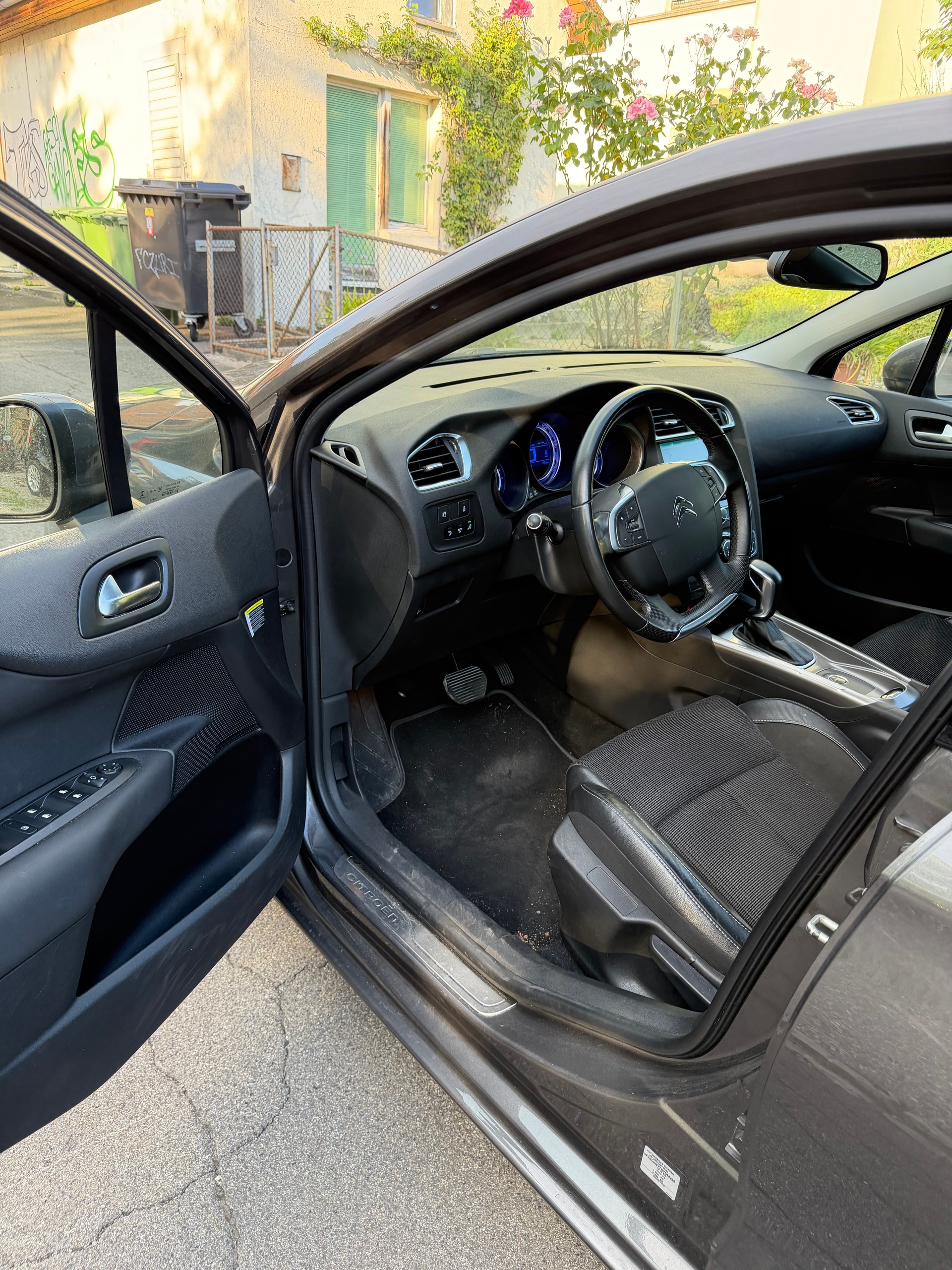 CITROEN C4 1.2 Pure Tech Feel Edition Automatic-image-8
