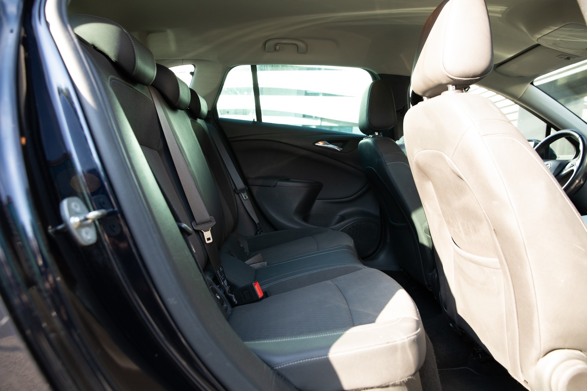 OPEL Astra Sports Tourer 1.4i Turbo Dynamic Automatic-image-10