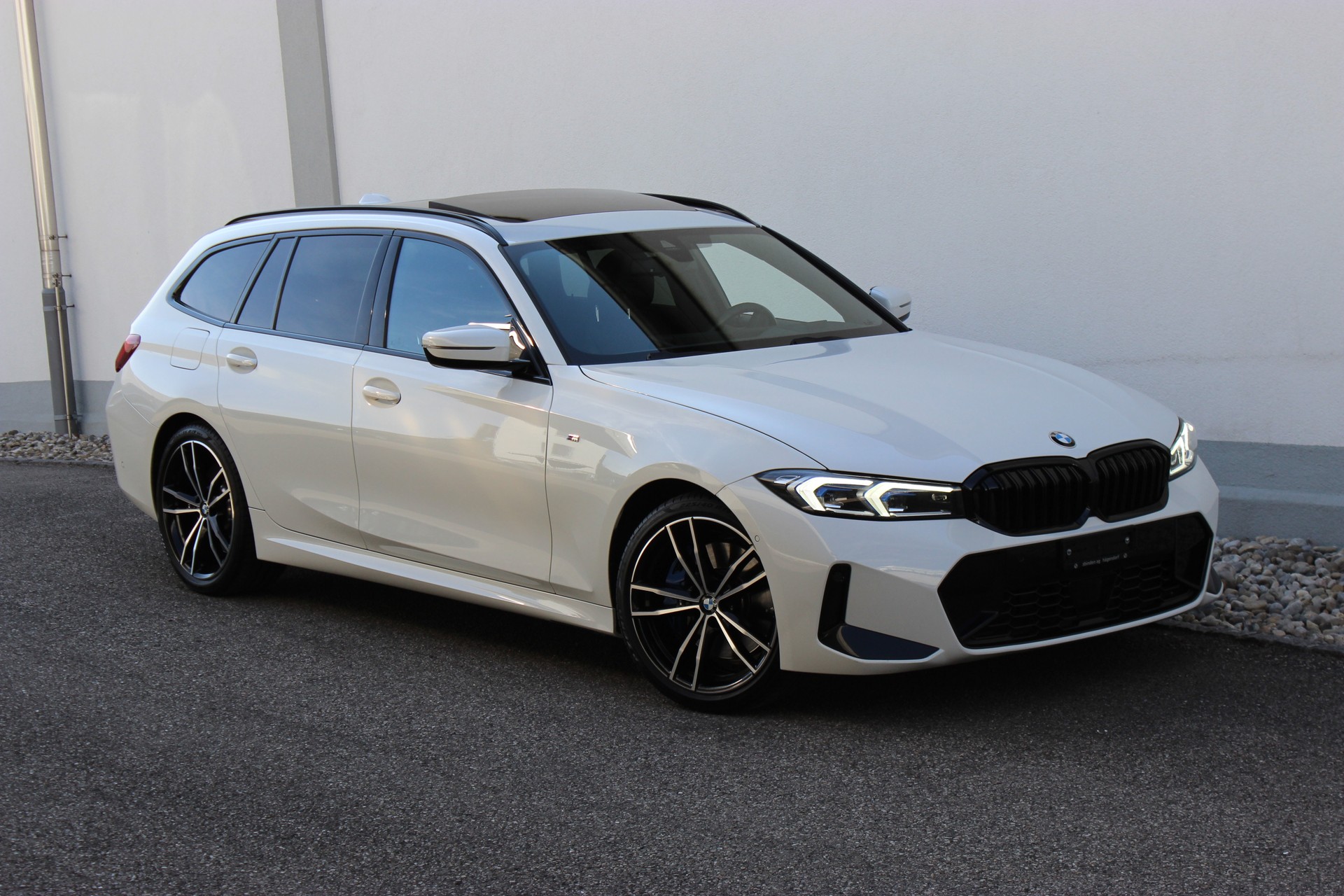 BMW 330i Touring xDrive M SPORTPAKET