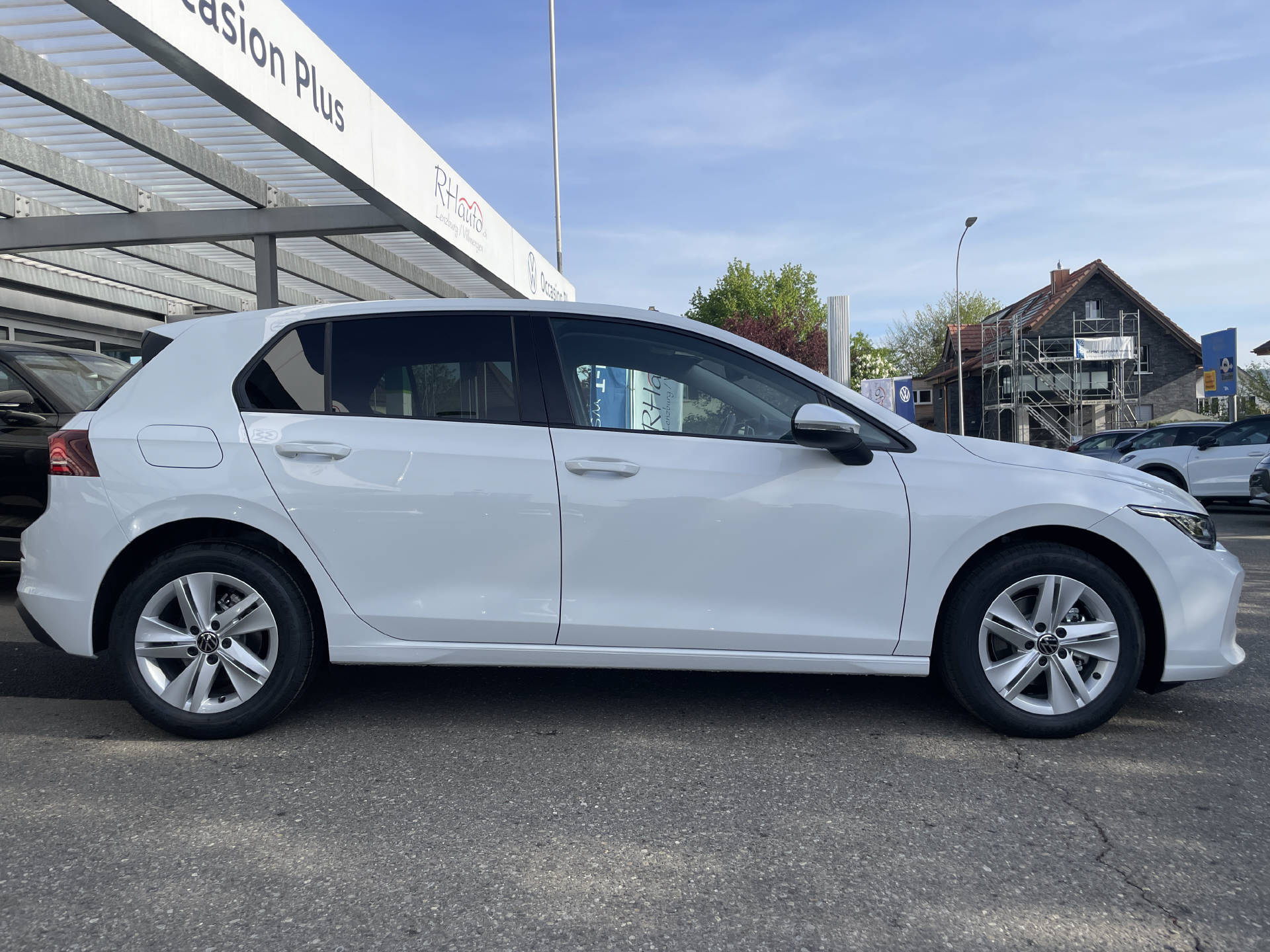 VW Golf VIII 1.5 eTSI Value DSG-image-2