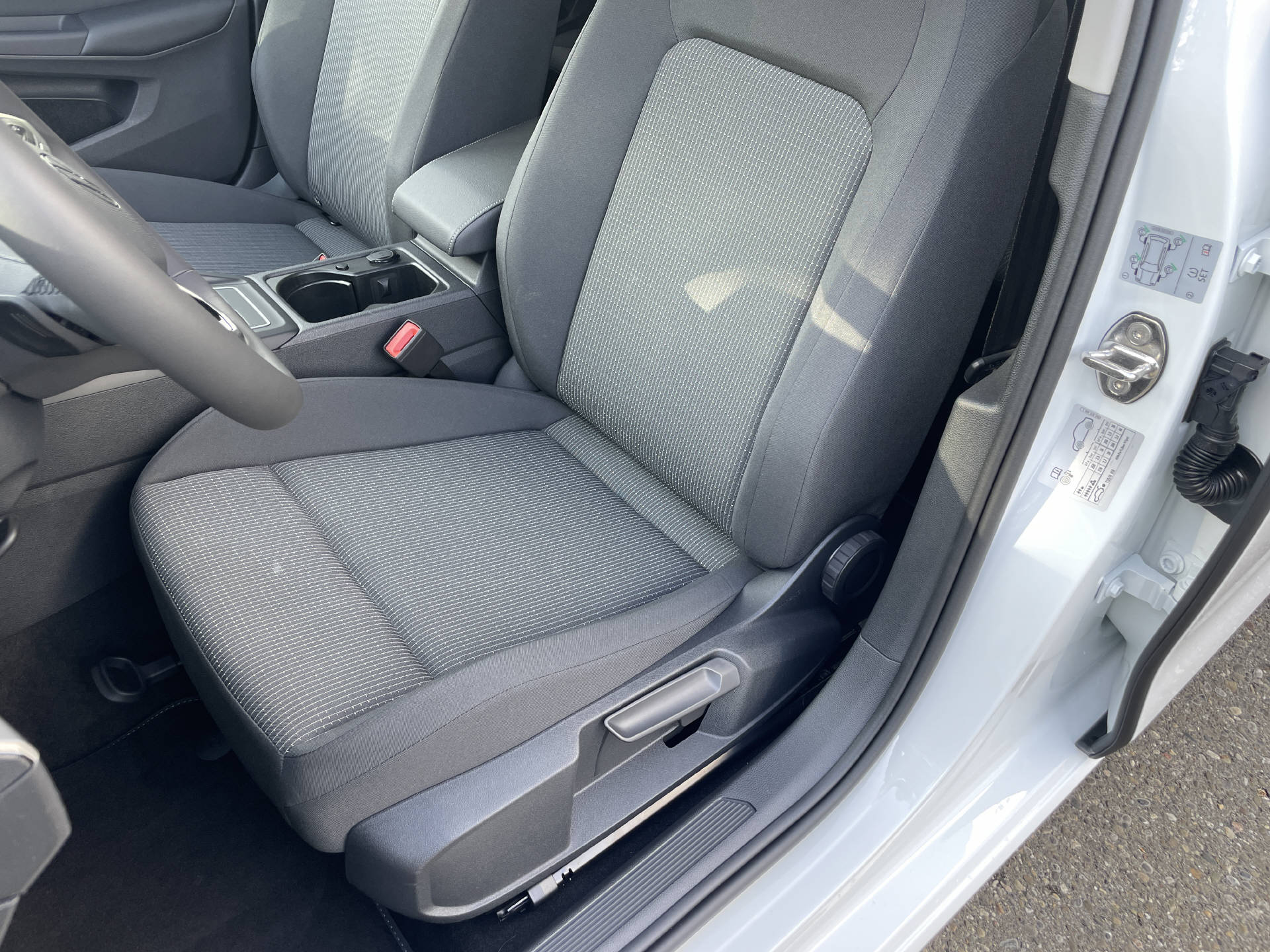 VW Golf VIII 1.5 eTSI Value DSG-image-8