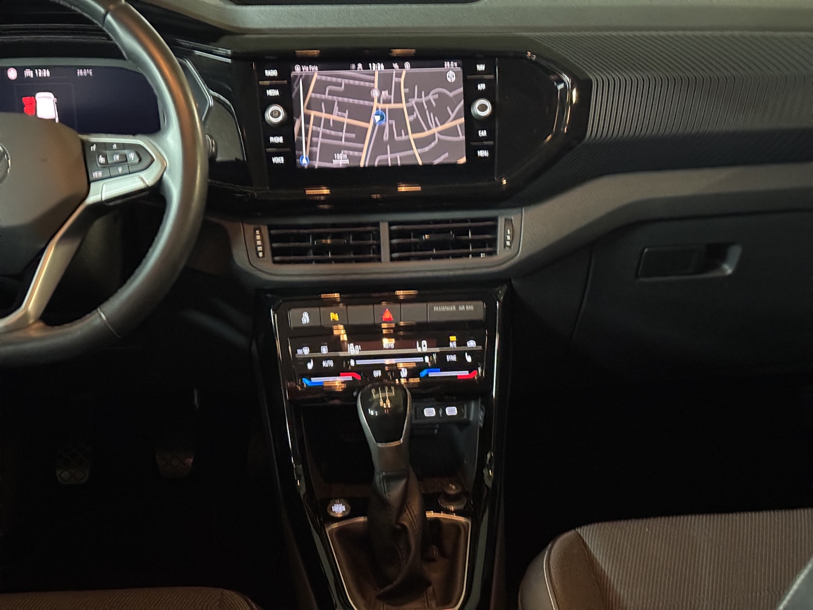 VW T-Cross 1.0 TSI Life Selection-image-10