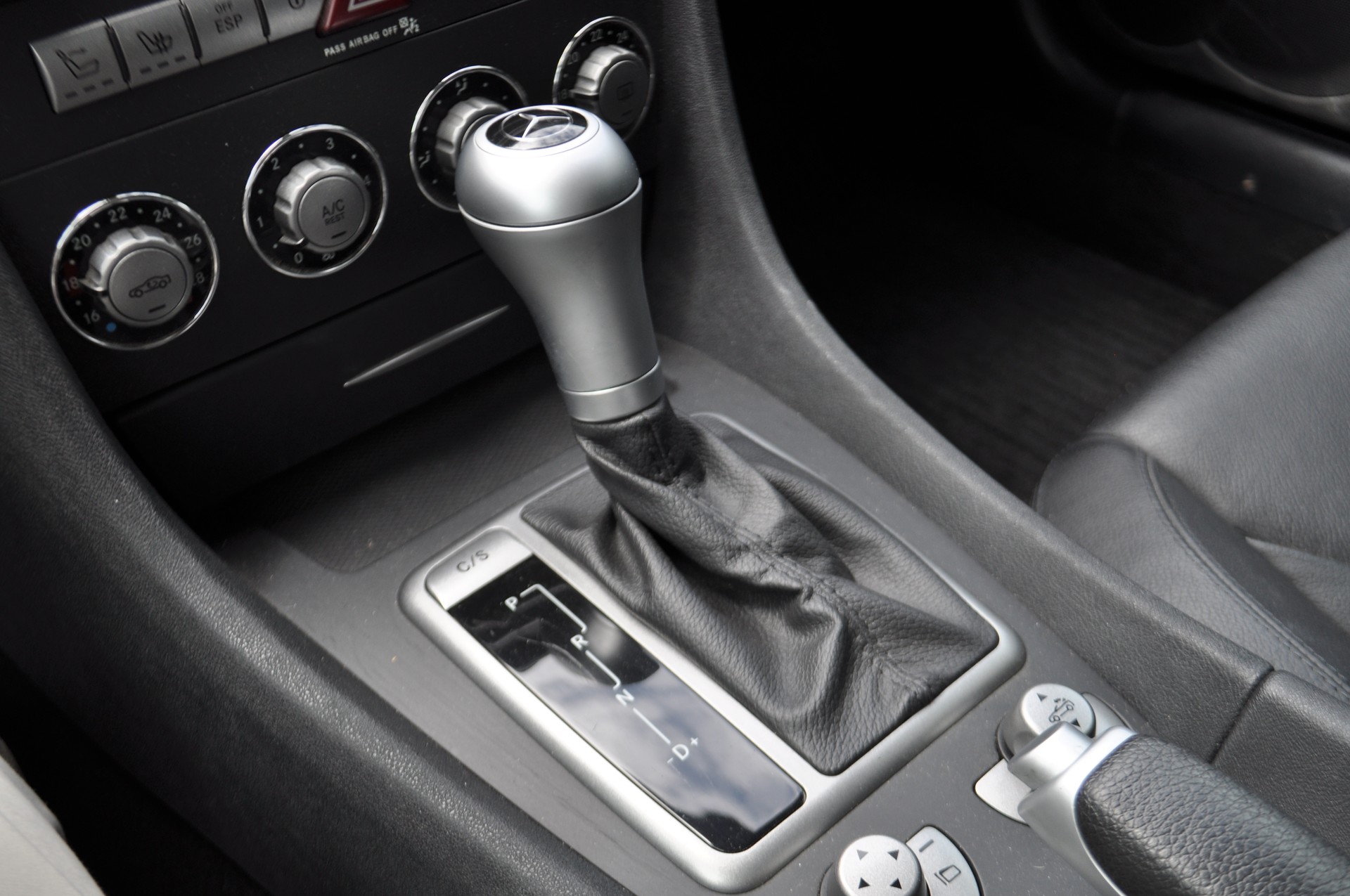 MERCEDES-BENZ SLK 350-image-12