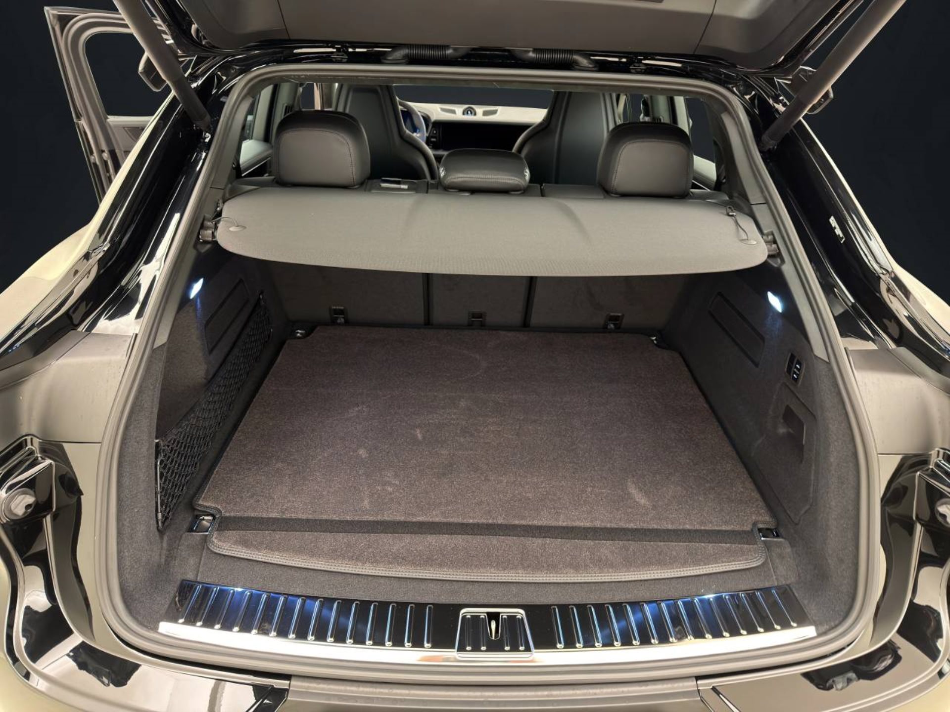 PORSCHE Cayenne Turbo E-Hybrid Coupé mit GT-Paket-image-21
