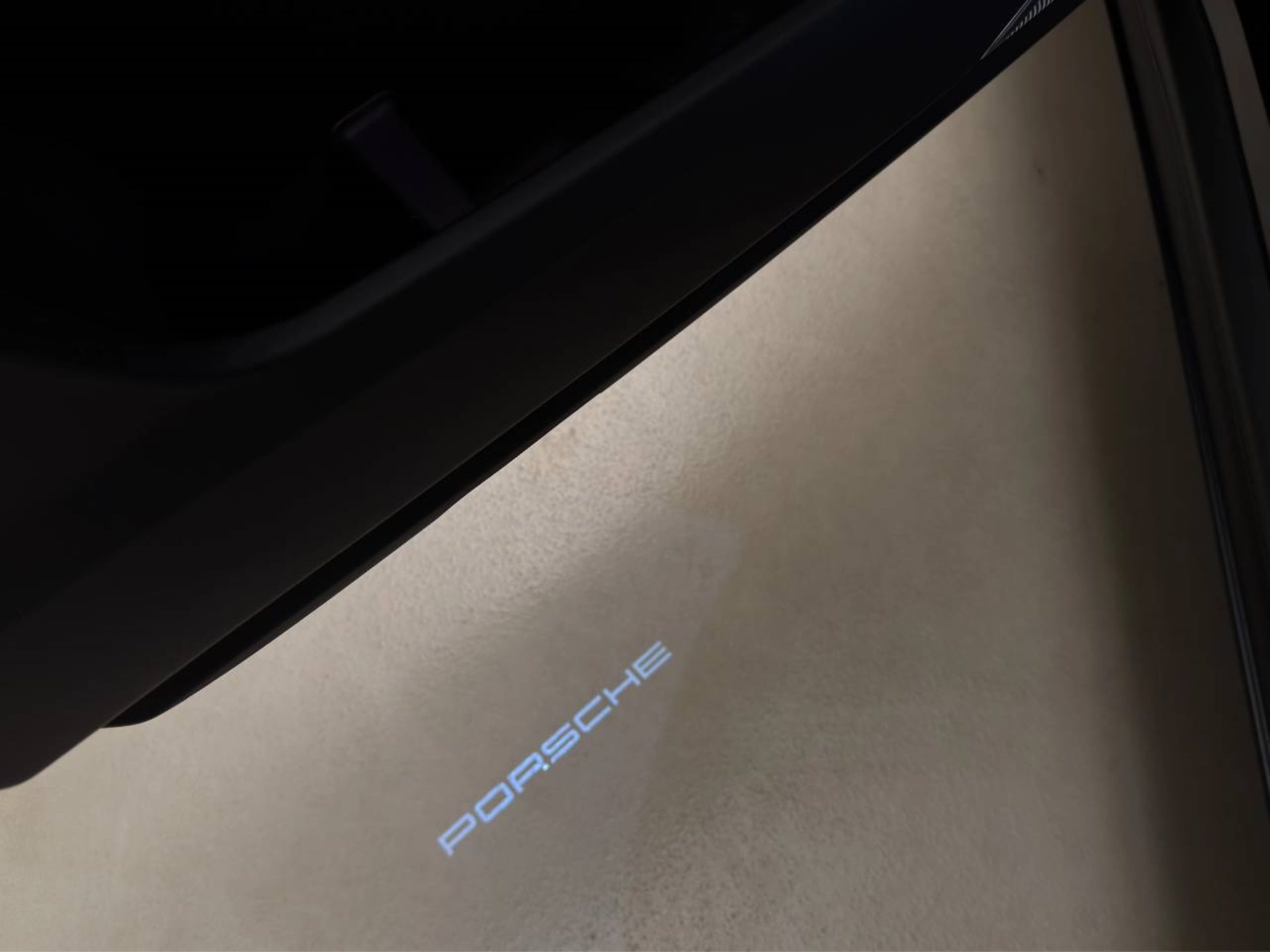 PORSCHE Cayenne Turbo E-Hybrid Coupé mit GT-Paket-image-20