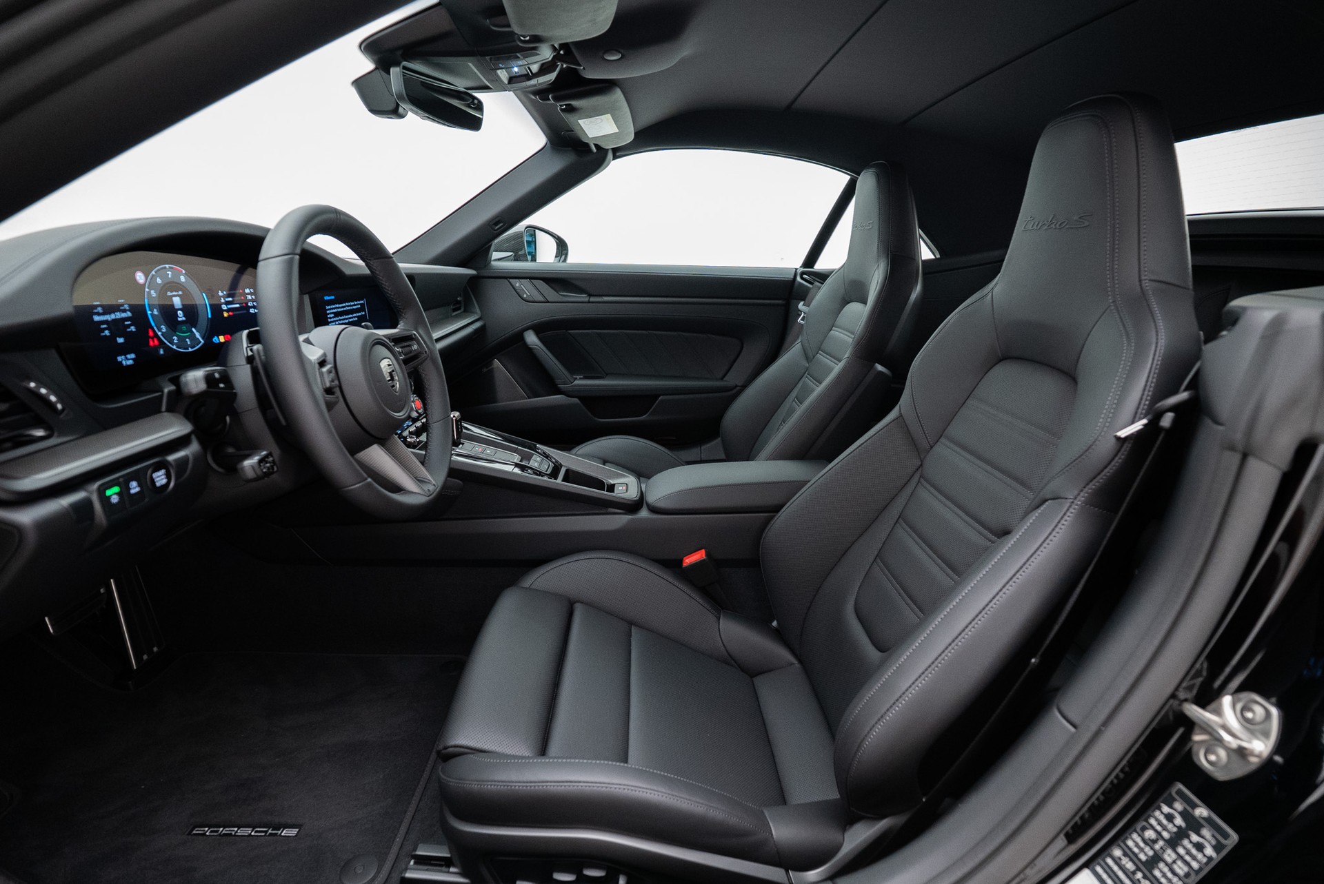PORSCHE 911 Turbo S Cabriolet PDK-image-6