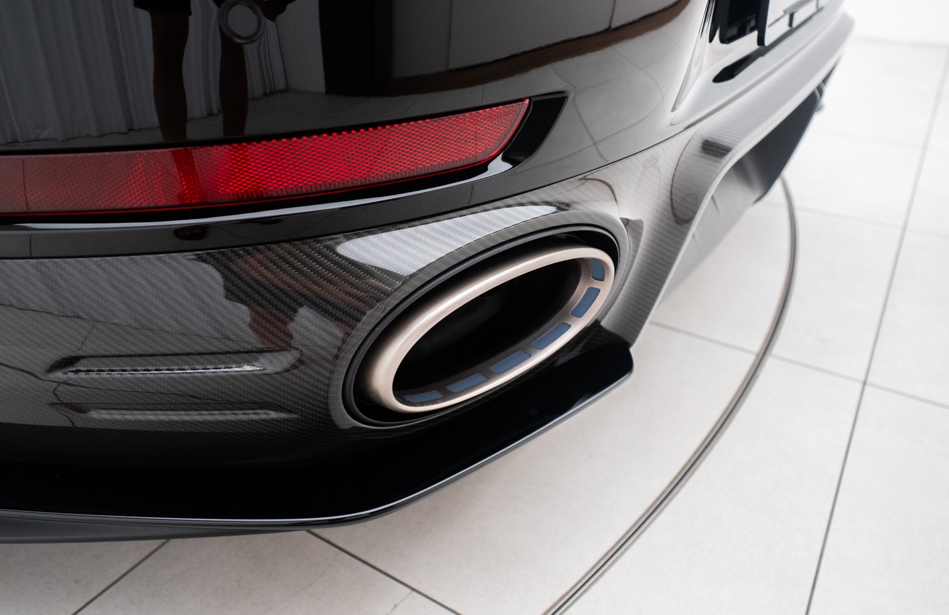 PORSCHE 911 Turbo S Cabriolet PDK-image-19