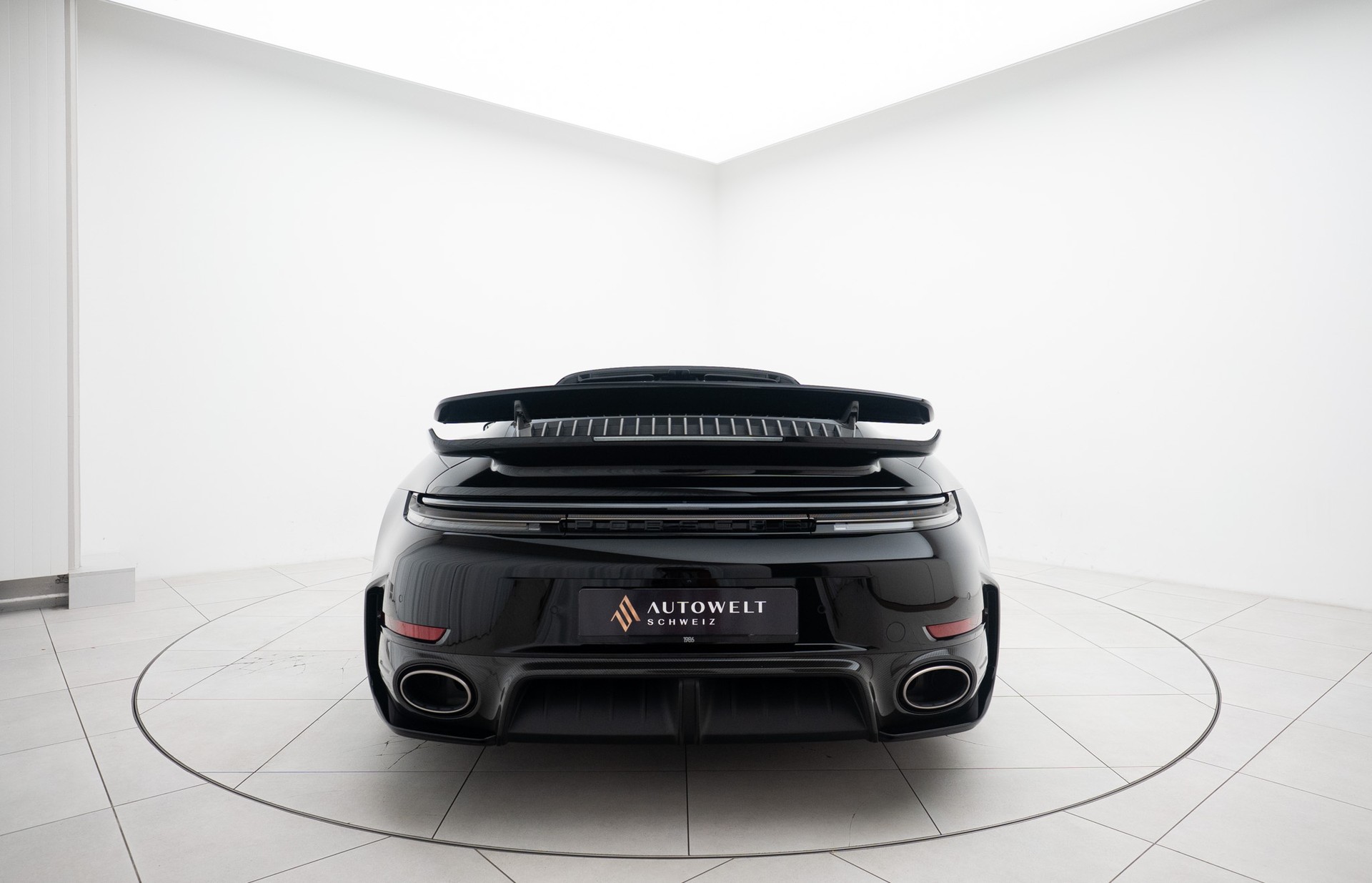 PORSCHE 911 Turbo S Cabriolet PDK-image-4