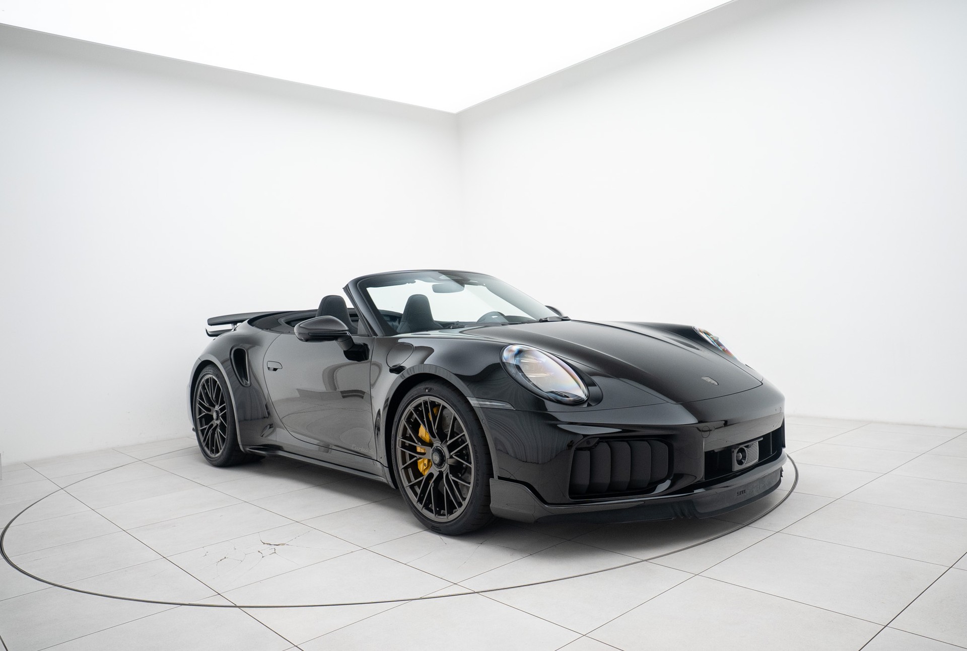 PORSCHE 911 Turbo S Cabriolet PDK-image-0
