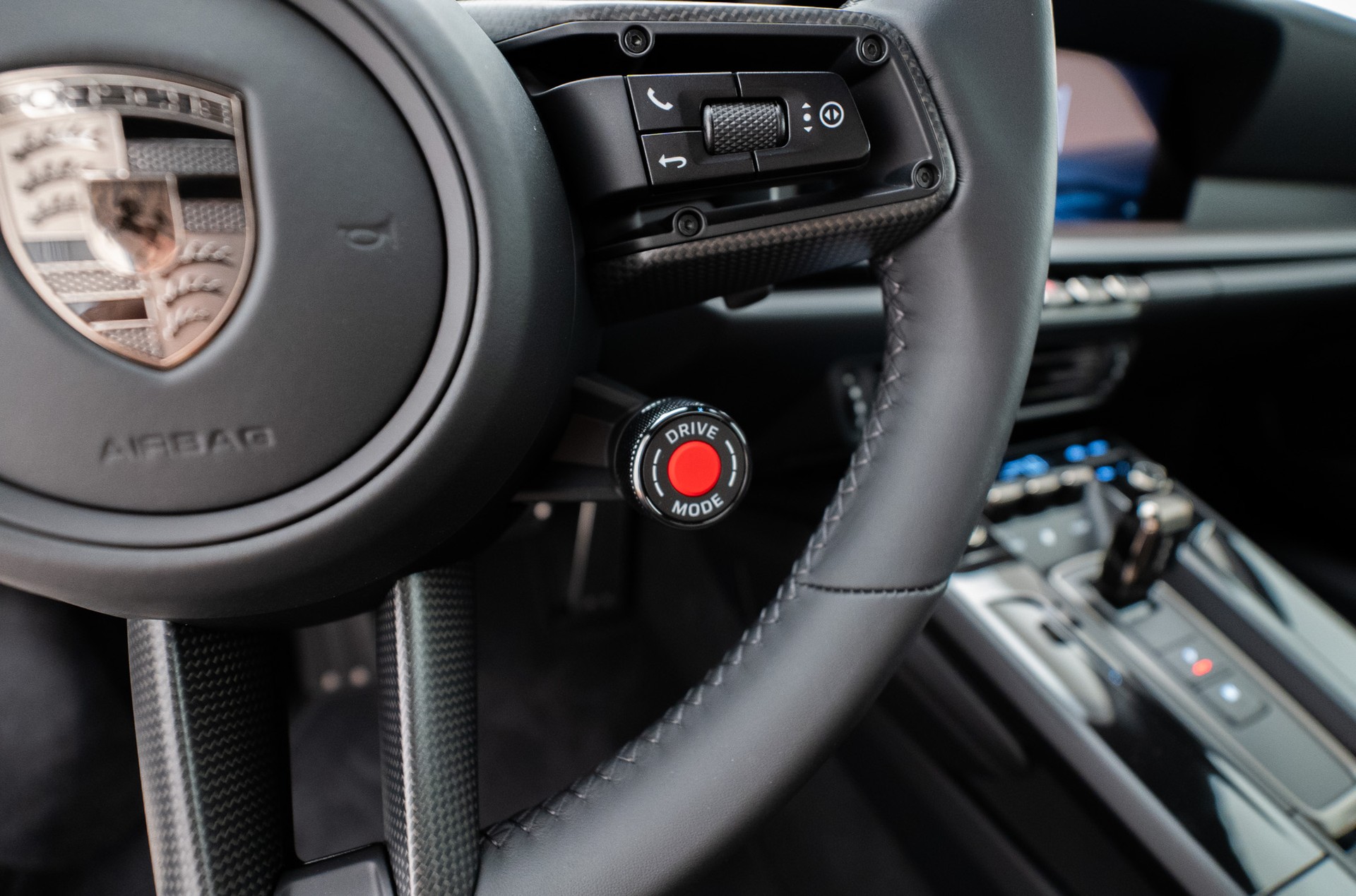 PORSCHE 911 Turbo S Cabriolet PDK-image-15