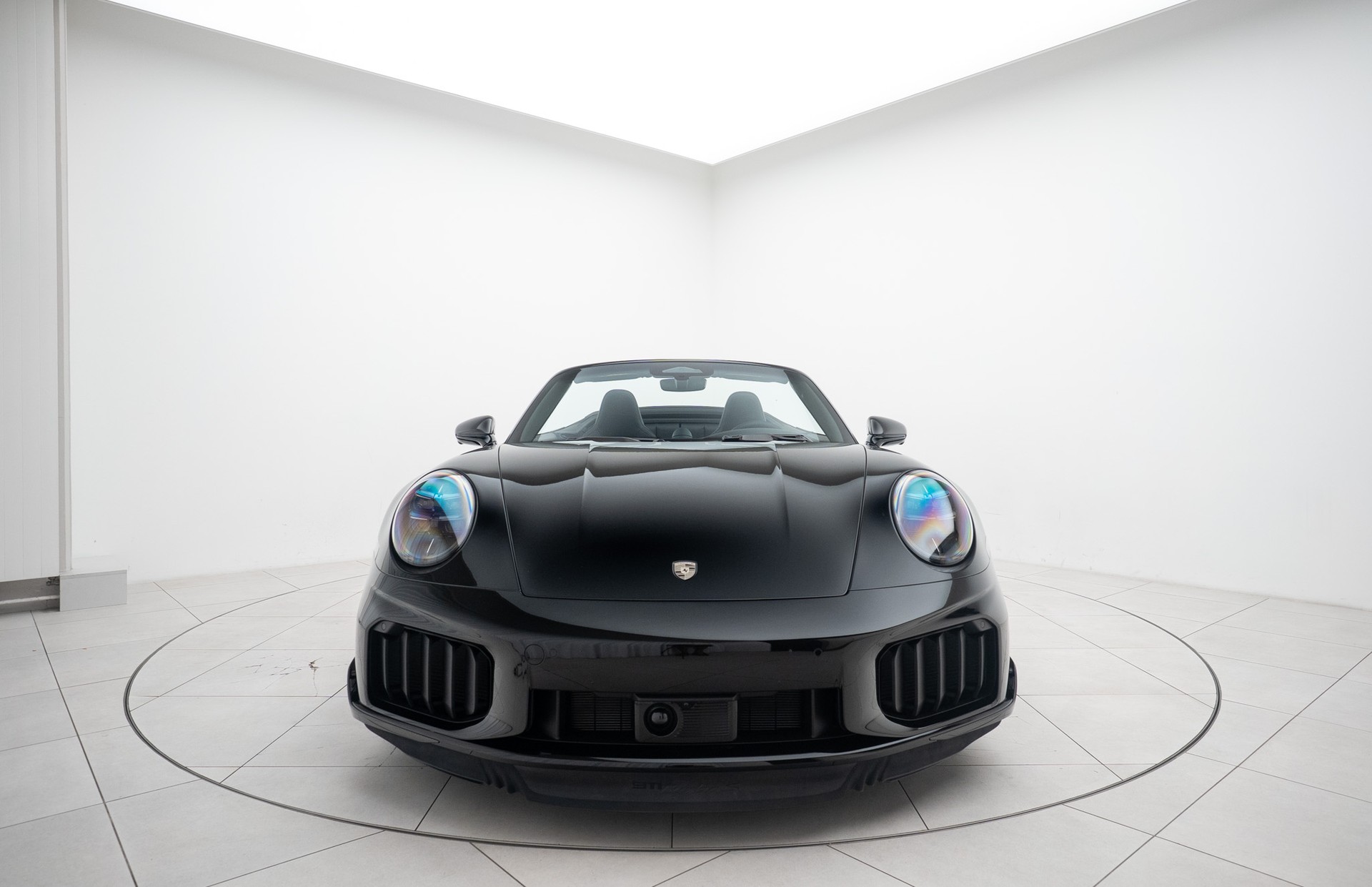 PORSCHE 911 Turbo S Cabriolet PDK-image-3