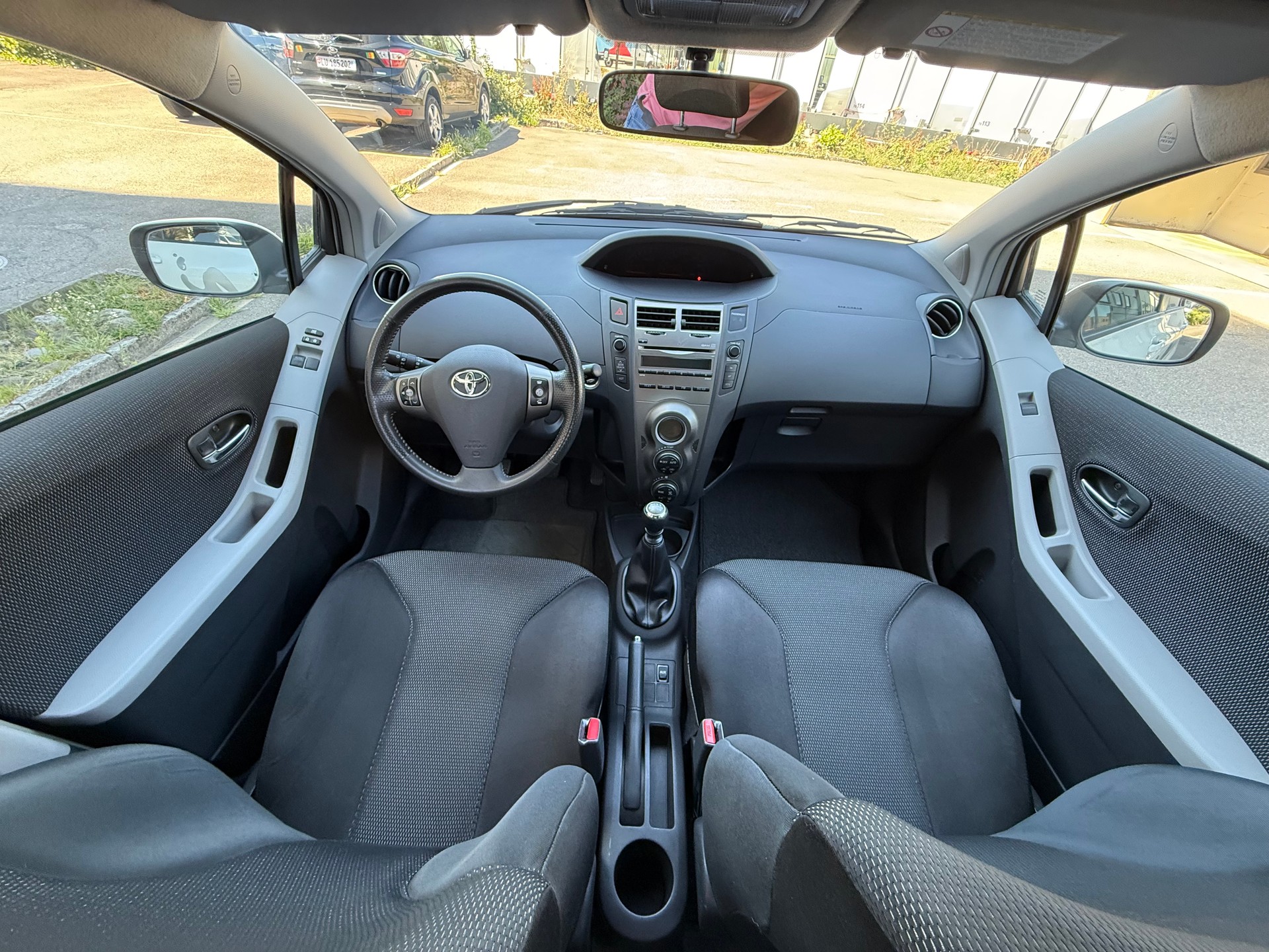 TOYOTA Yaris 1.8 TS *Klimaautomatik *Neue Hinterachse *Frisch ab MF *Isofix-image-9