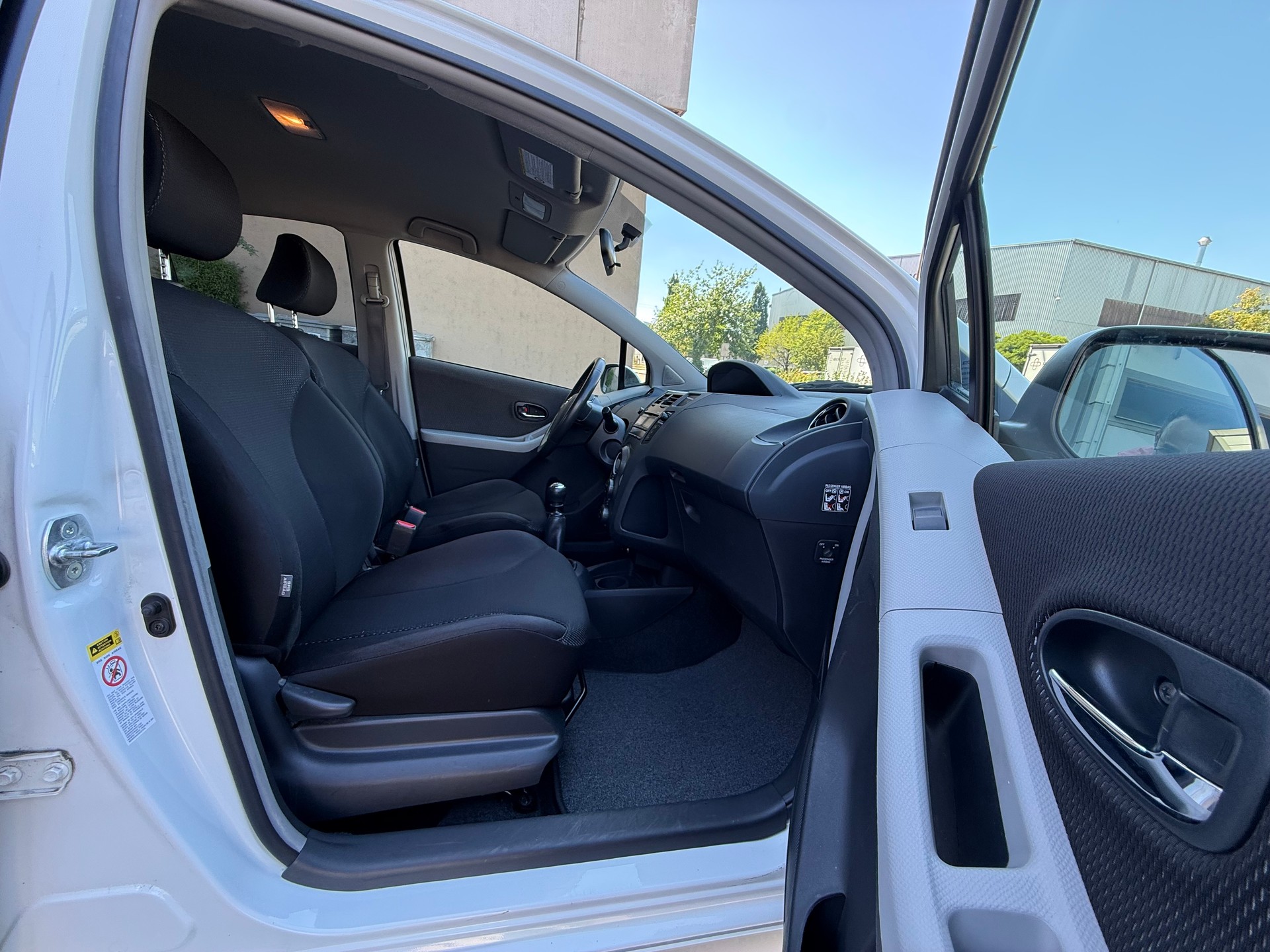 TOYOTA Yaris 1.8 TS *Klimaautomatik *Neue Hinterachse *Frisch ab MF *Isofix-image-14