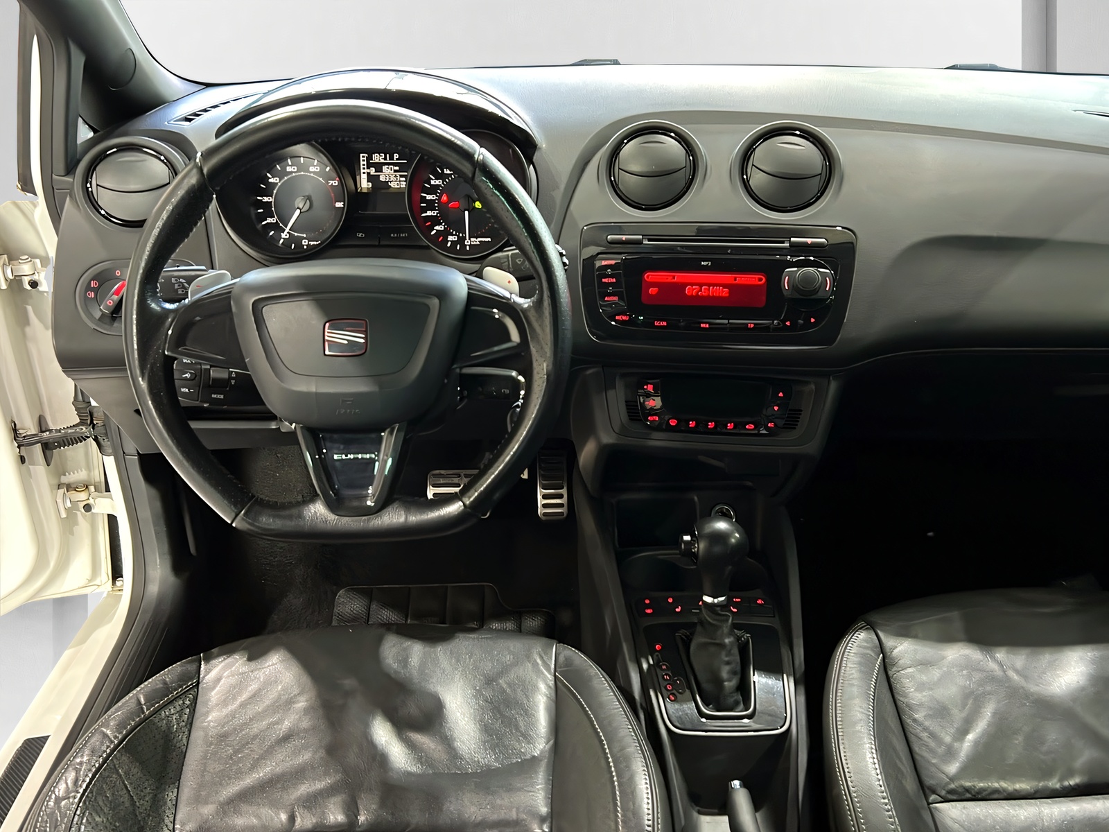 SEAT Ibiza SC 1.4 TSI Cupra R210 Swiss Racing DSG**FR,CH Auslieferung,Tempomat,Frisch ab MFK**-image-6
