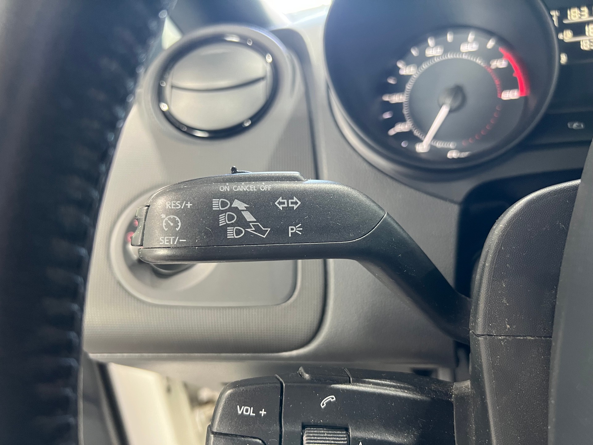 SEAT Ibiza SC 1.4 TSI Cupra R210 Swiss Racing DSG**FR,CH Auslieferung,Tempomat,Frisch ab MFK**-image-9