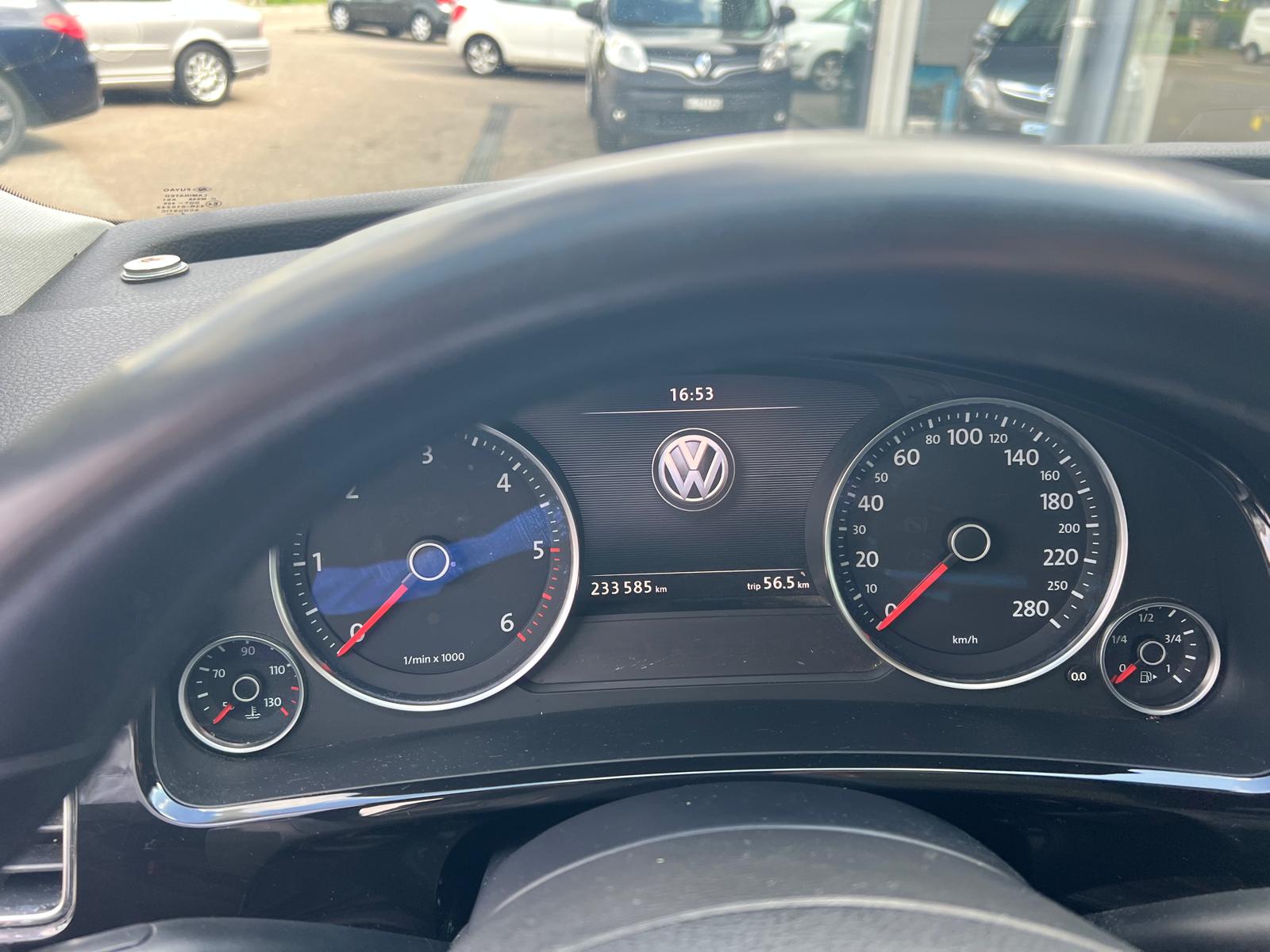 VW Touareg 3.0 TDI BlueMotion Technology Tiptronic-image-11
