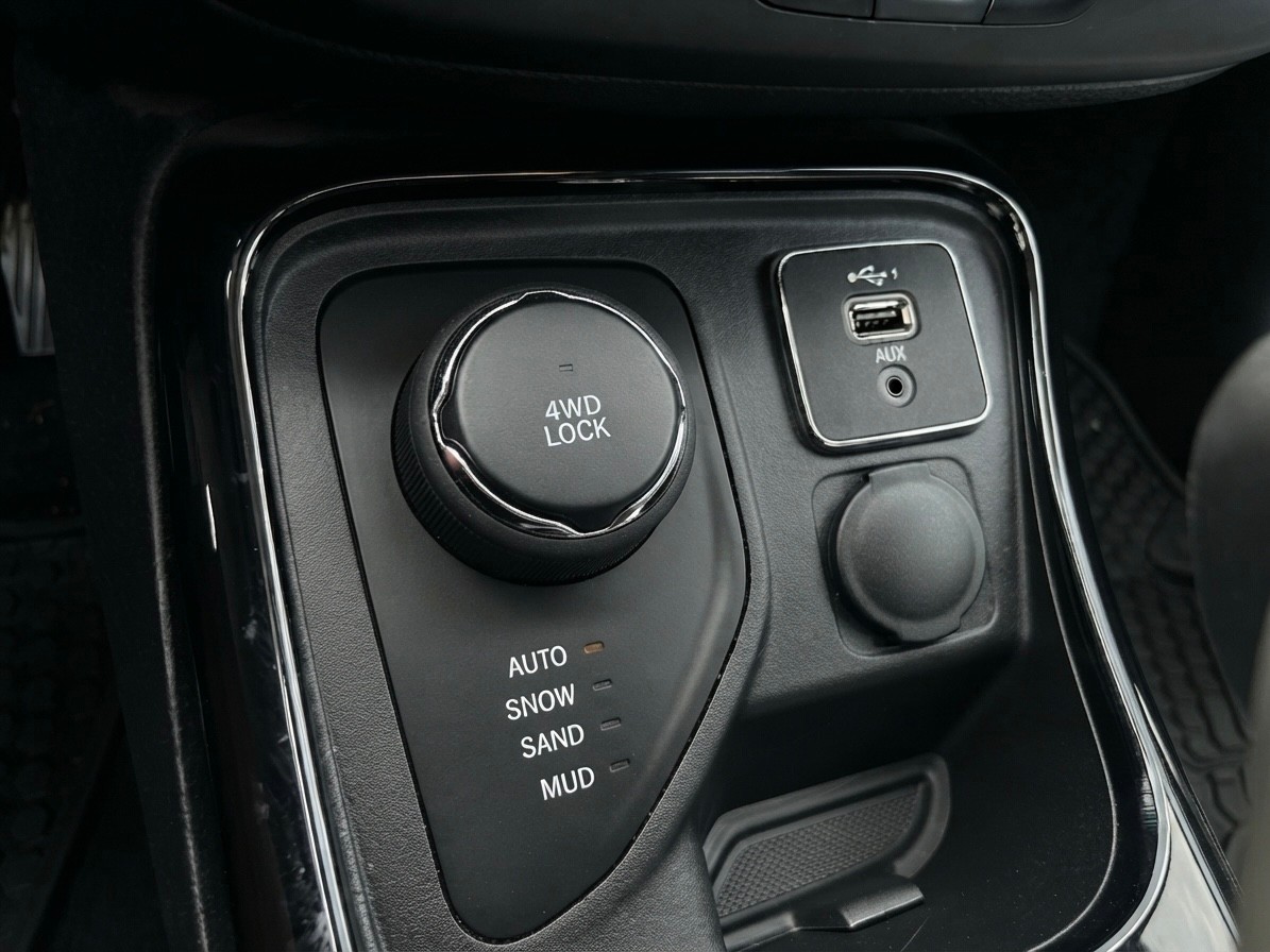 JEEP Compass 1.4 Turbo Limited AWD 9ATX-image-35