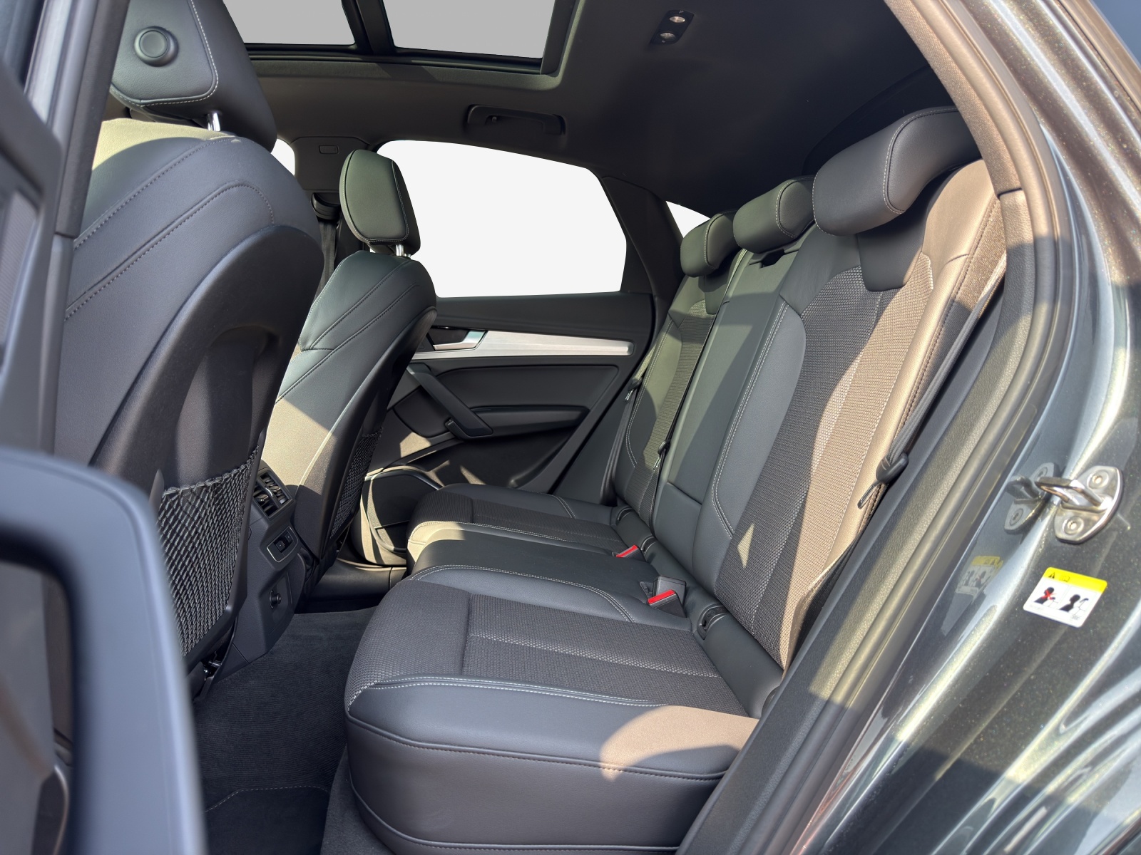 AUDI Q5 Sportback 40 TFSI S line quattro S-tronic-image-11