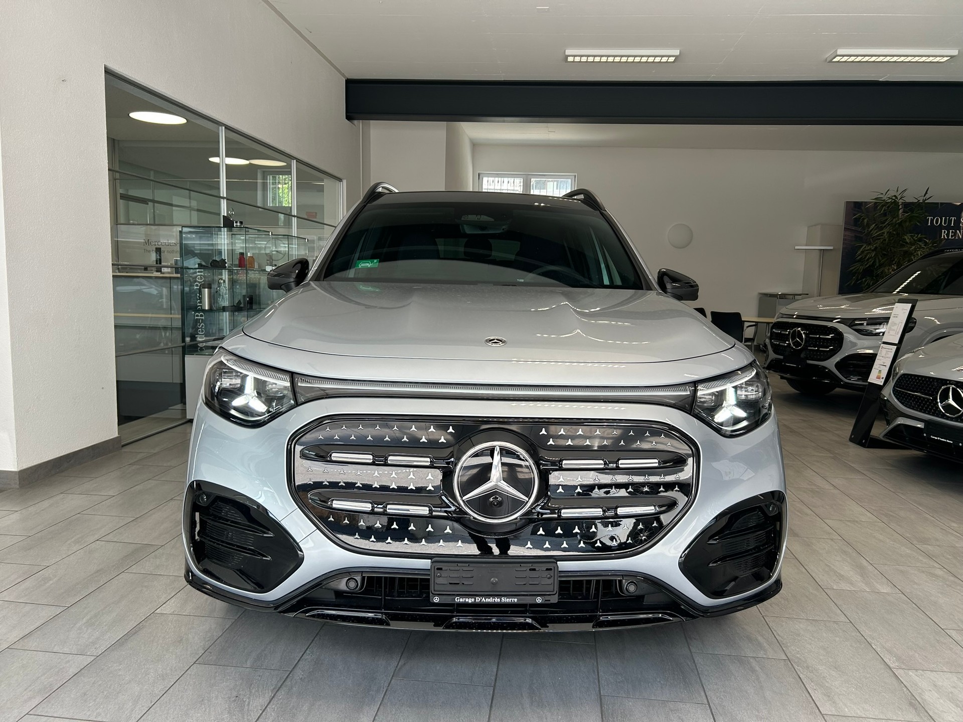 MERCEDES-BENZ GLB 350 EQ 4Matic AMG Line-showroom-element-1