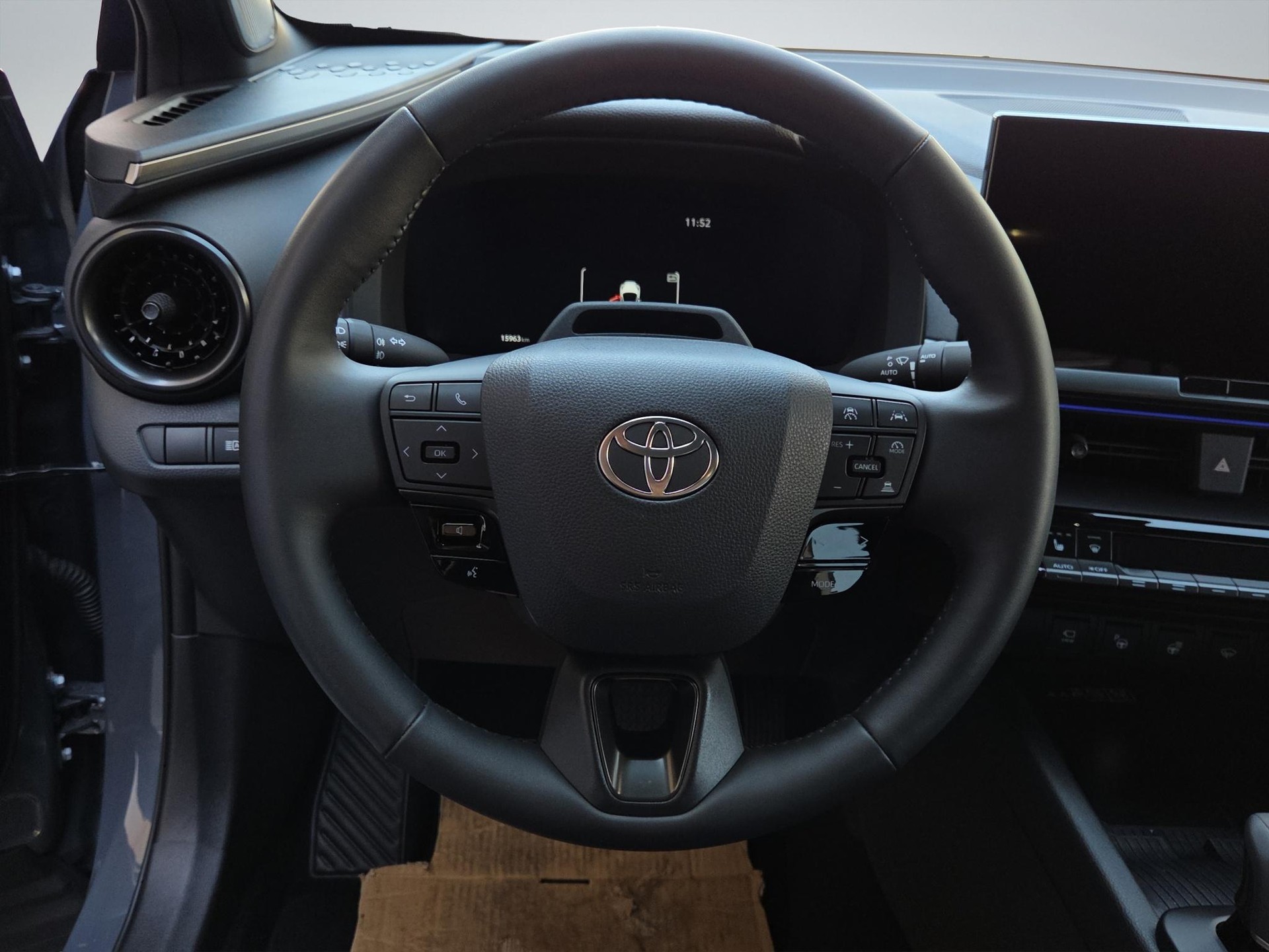 TOYOTA C-HR 2.0 HEV Style 4x4-image-9