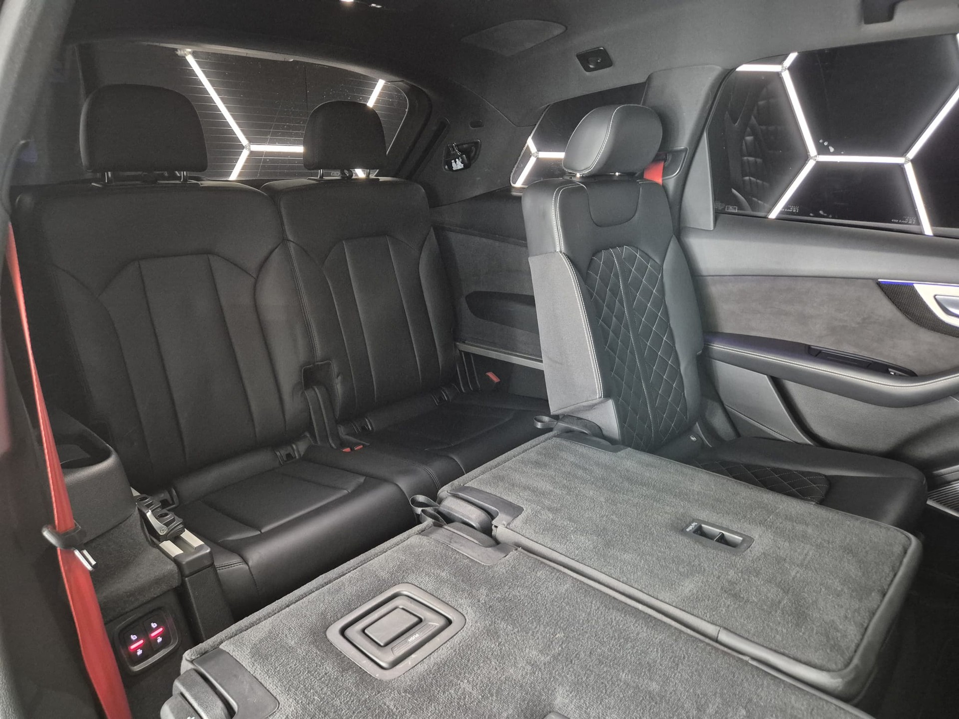 AUDI ABT SQ7 4.0 TDI quattro tiptronic-image-32