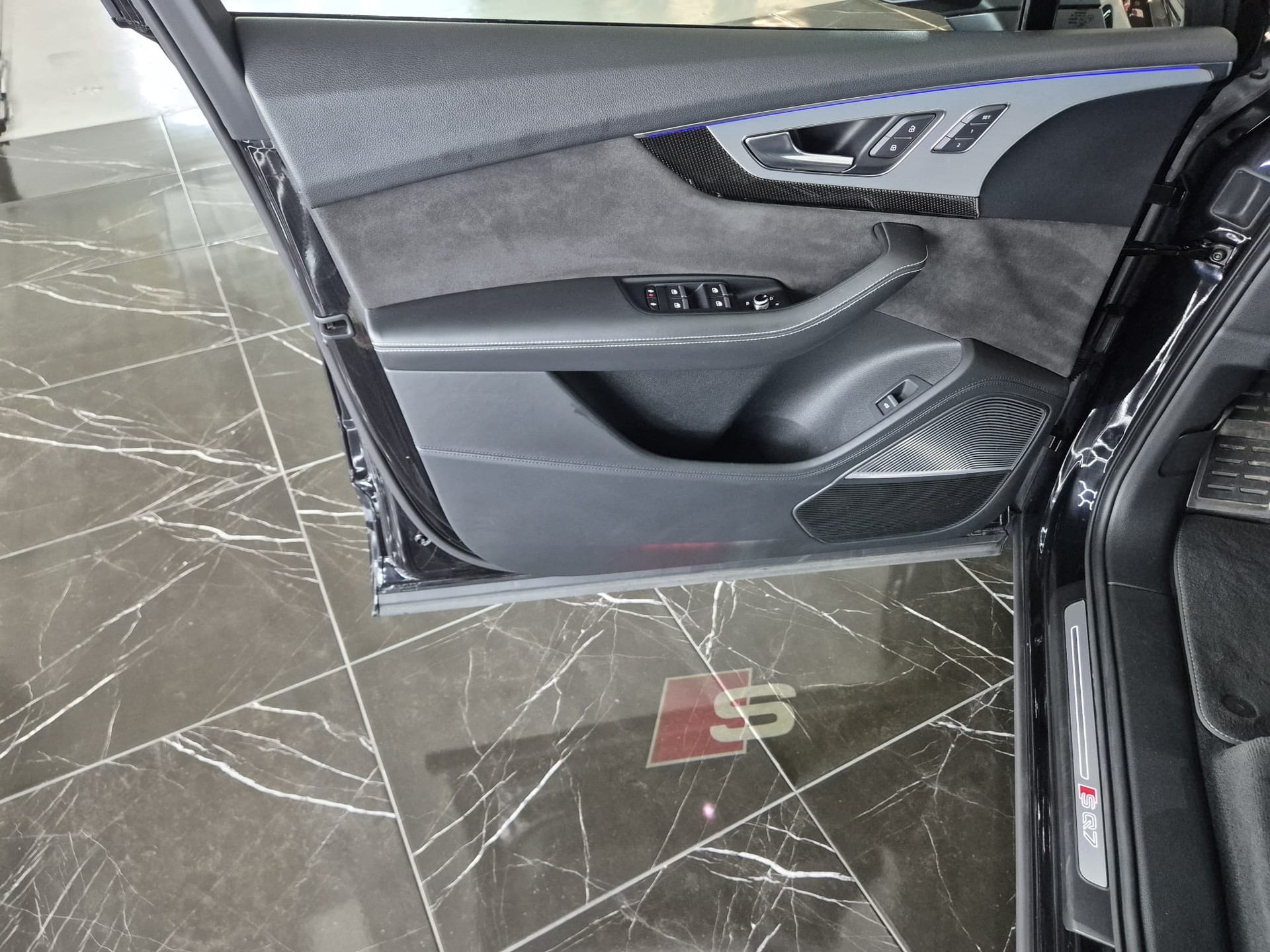 AUDI ABT SQ7 4.0 TDI quattro tiptronic-image-24