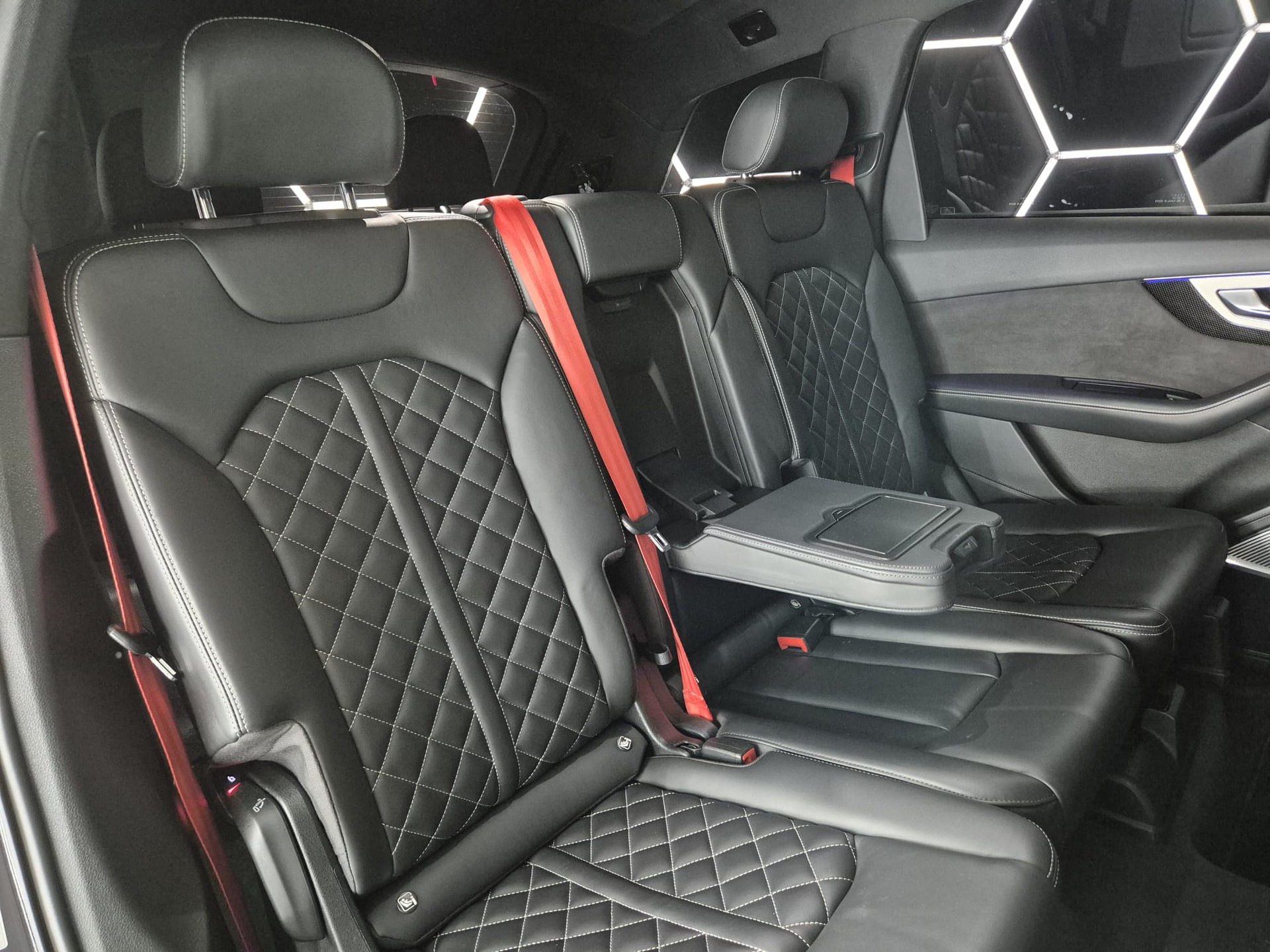 AUDI ABT SQ7 4.0 TDI quattro tiptronic-image-31