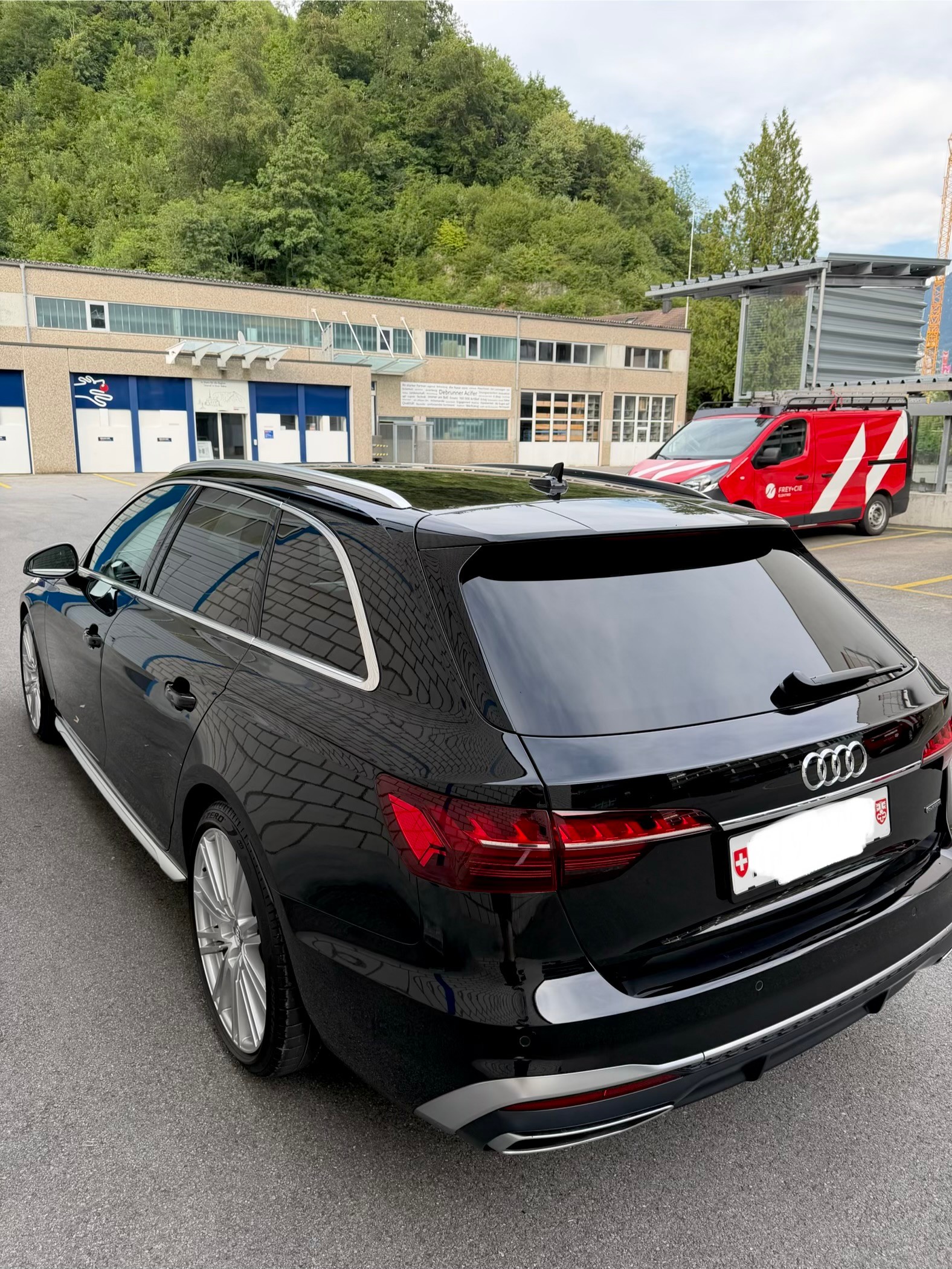 AUDI 2.0 40 TDI Attraction quattro S-Tronic-image-3
