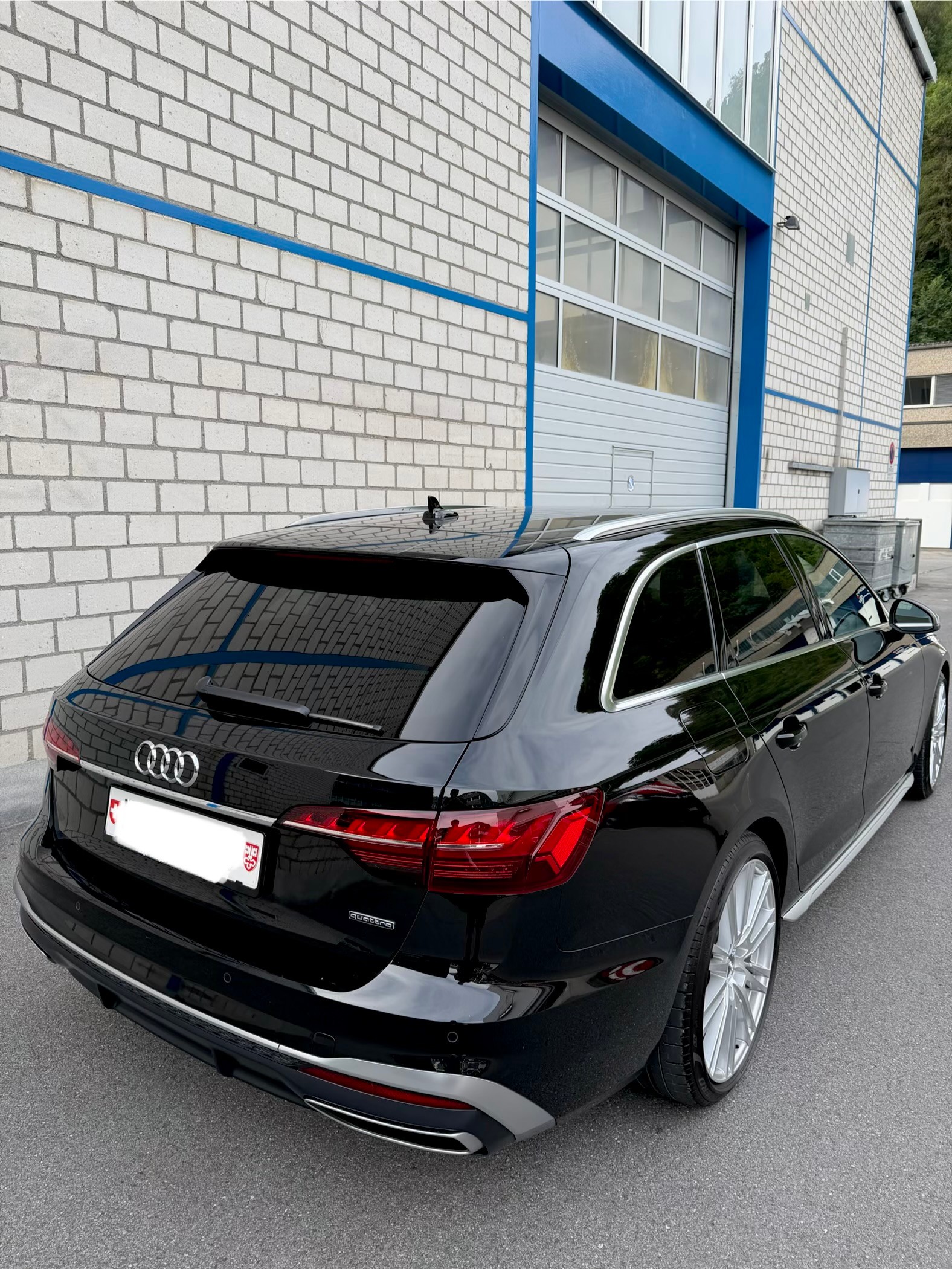 AUDI 2.0 40 TDI Attraction quattro S-Tronic-image-4