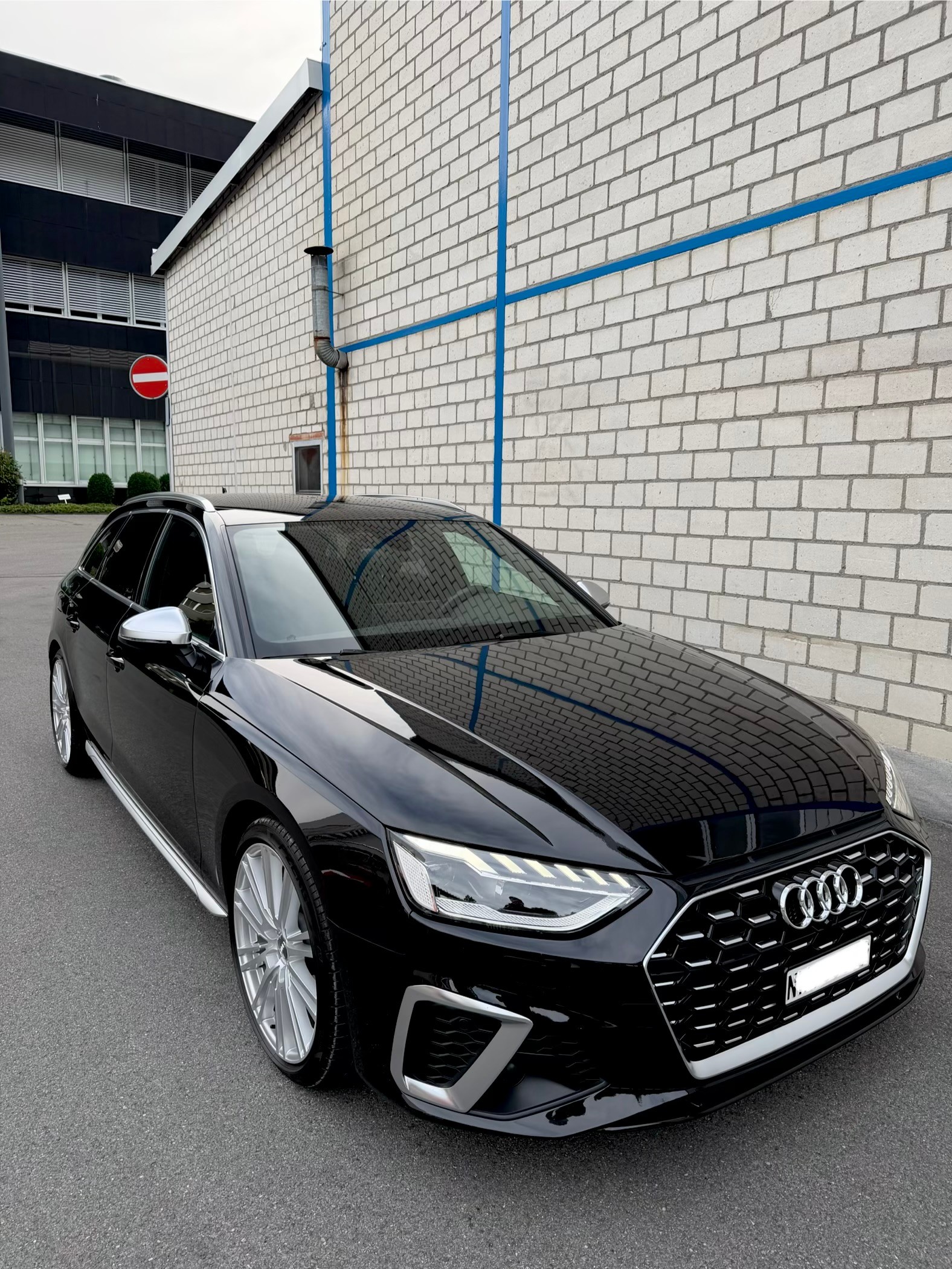AUDI 2.0 40 TDI Attraction quattro S-Tronic-image-0