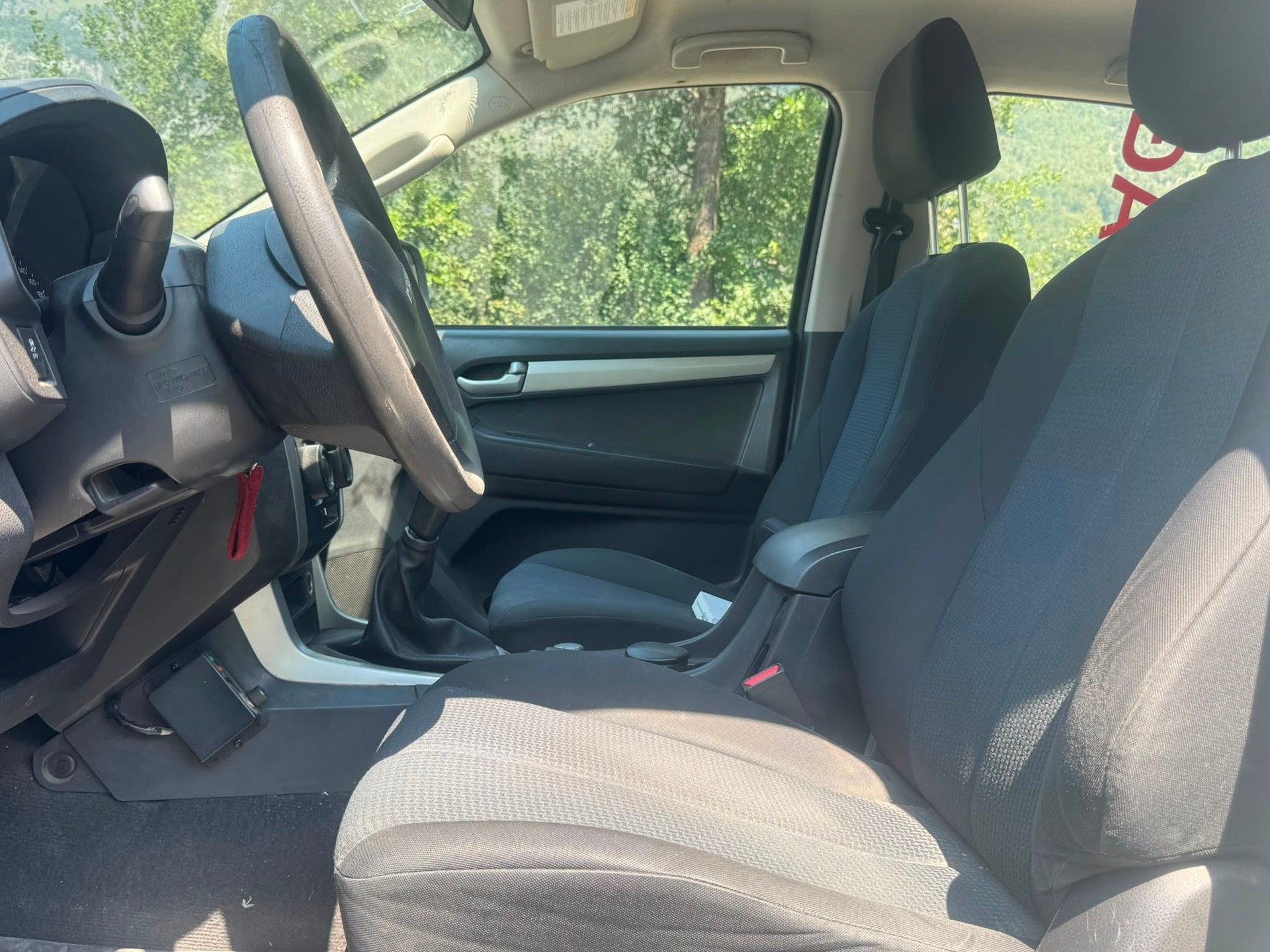 ISUZU D-MAX 2.5 Crew Cab Planet 4x4-image-8