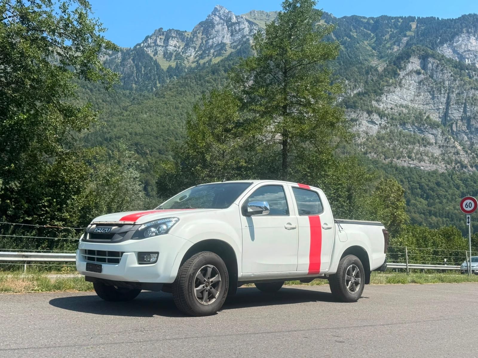ISUZU D-MAX 2.5 Crew Cab Planet 4x4-image-11