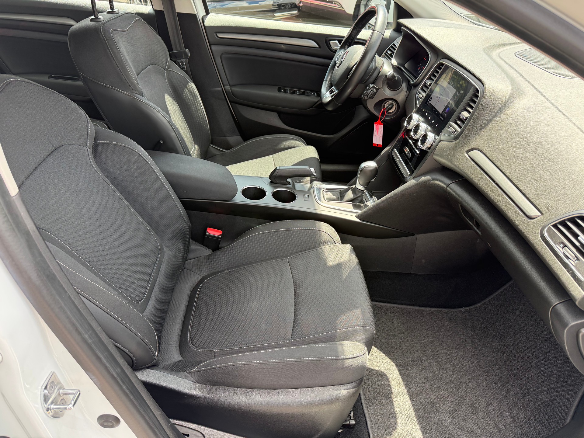 RENAULT Mégane Grandtour 1.5 dCi Business EDC-image-10