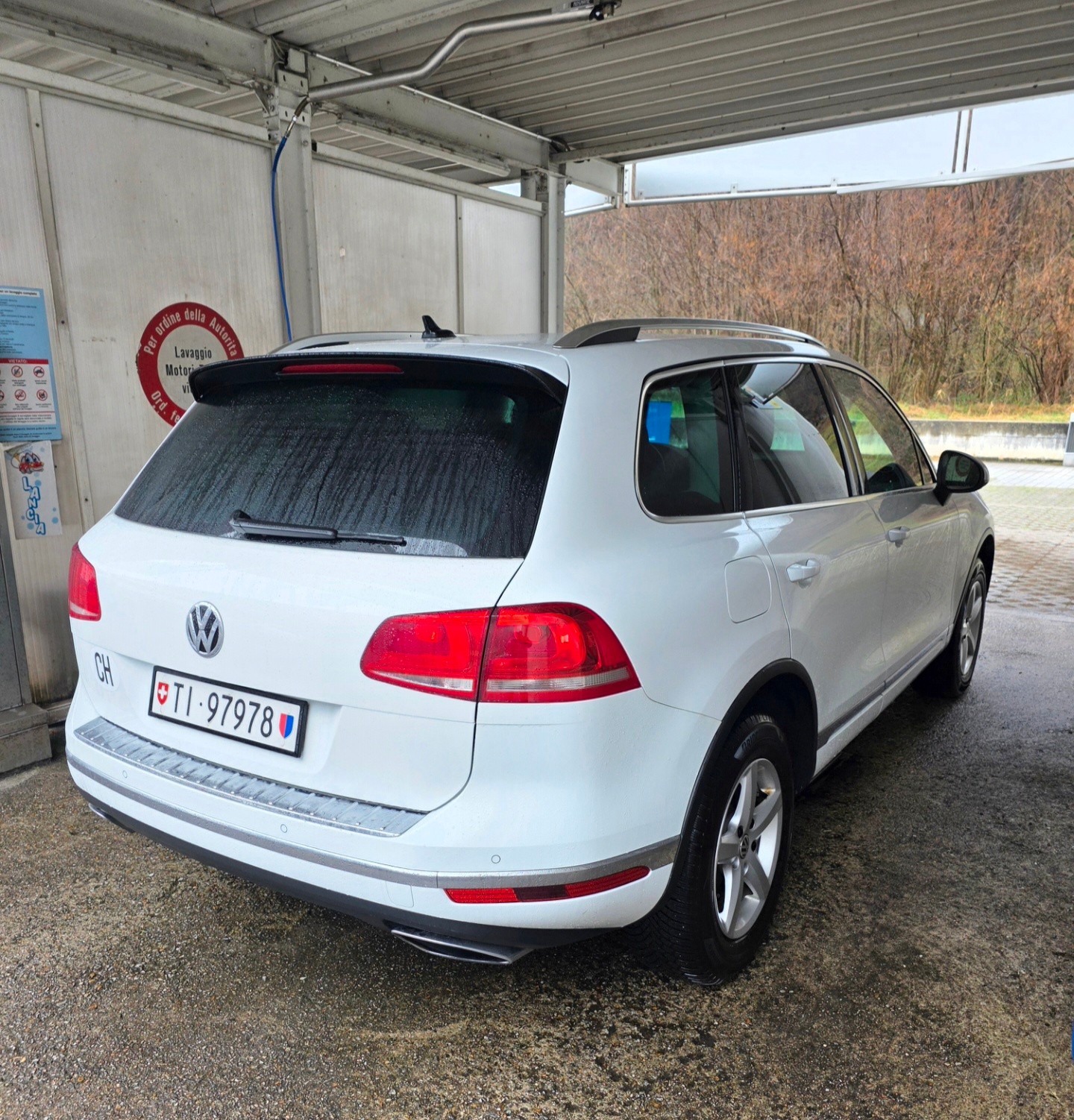 VW TOUAREG-image-1