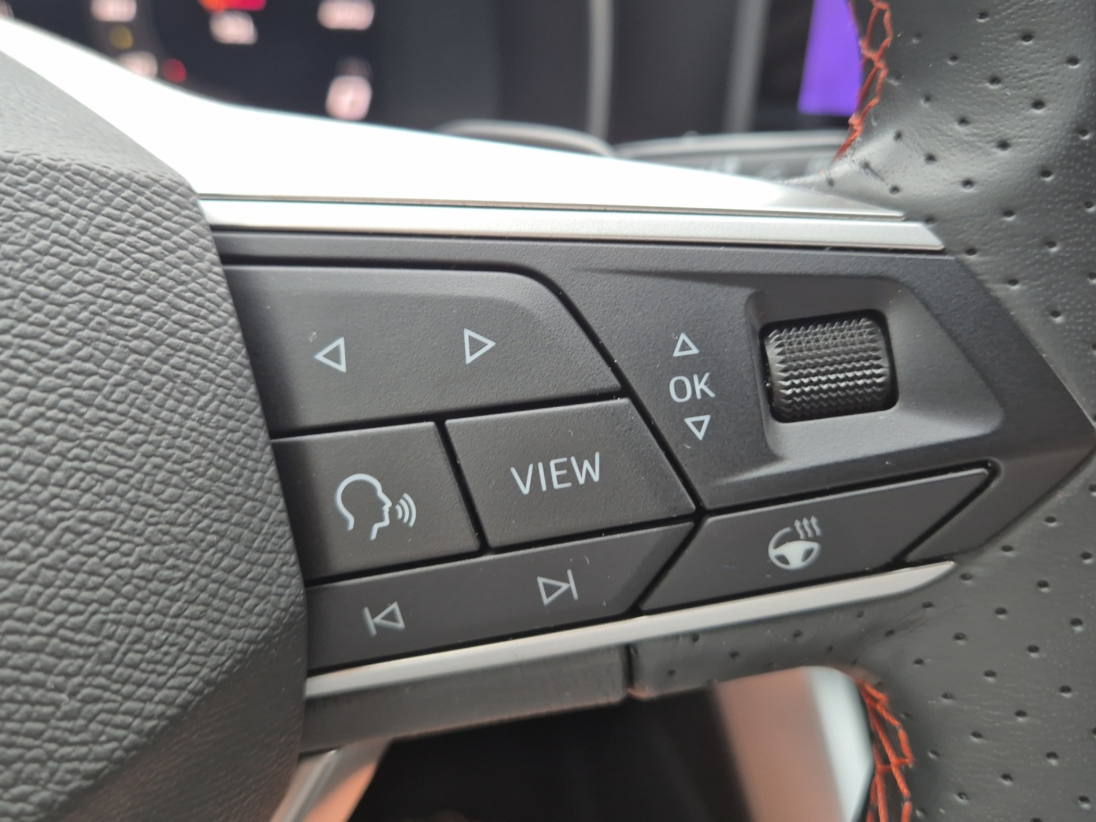 SEAT Leon ST 1.5 eHybrid pHEV DSG FR-image-18