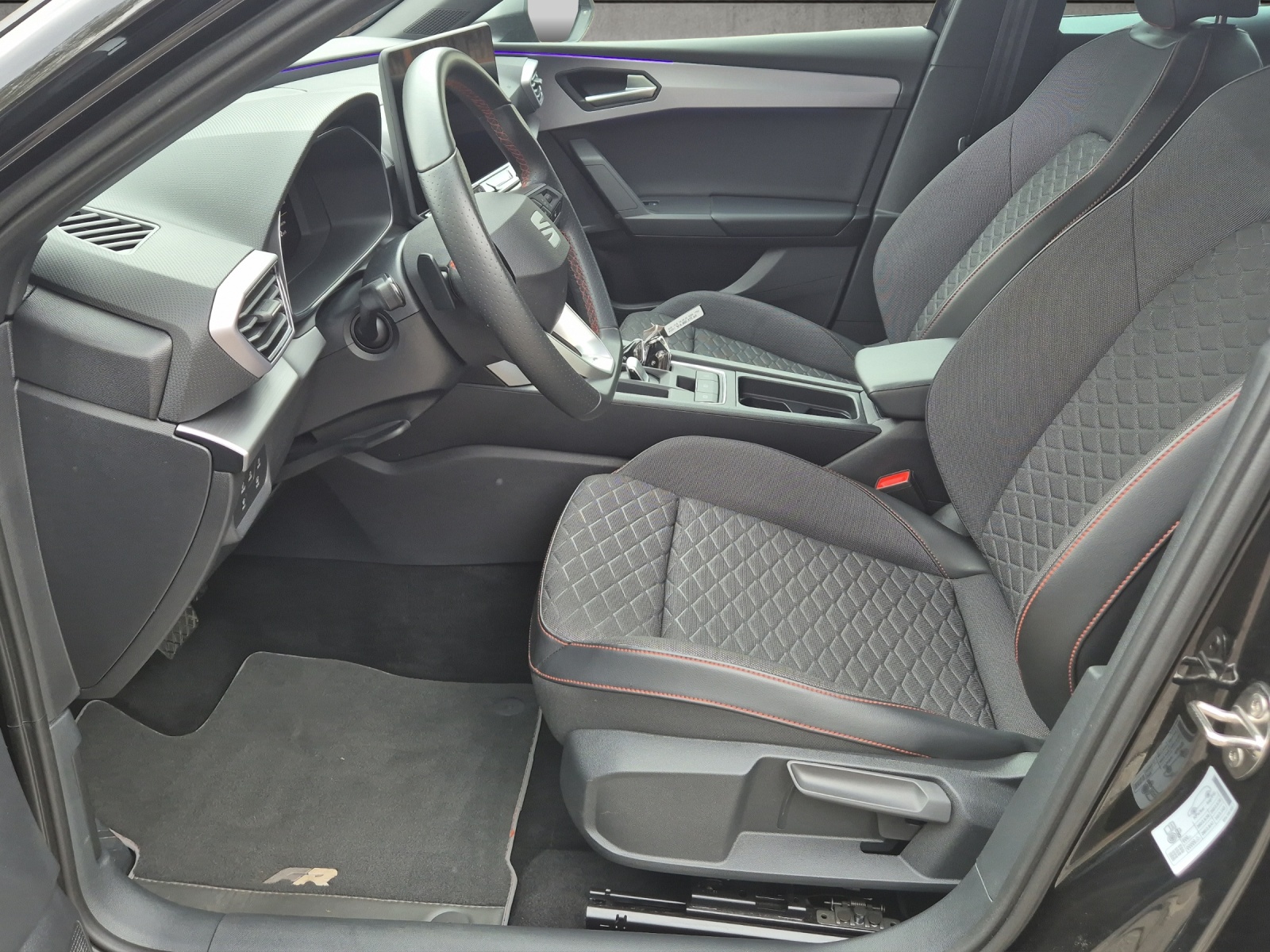 SEAT Leon ST 1.5 eHybrid pHEV DSG FR-image-8