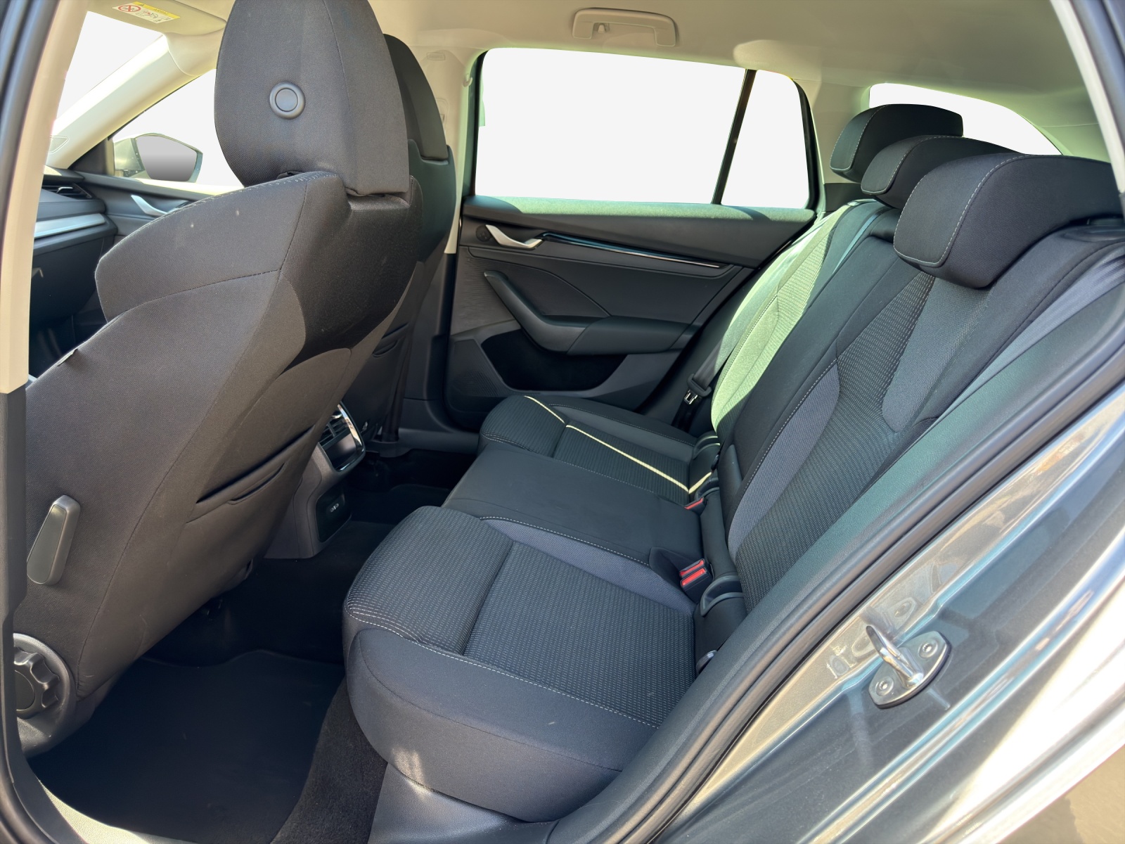 SKODA Octavia Combi 1.5 TSI mHEV DSG Dynamic-image-11