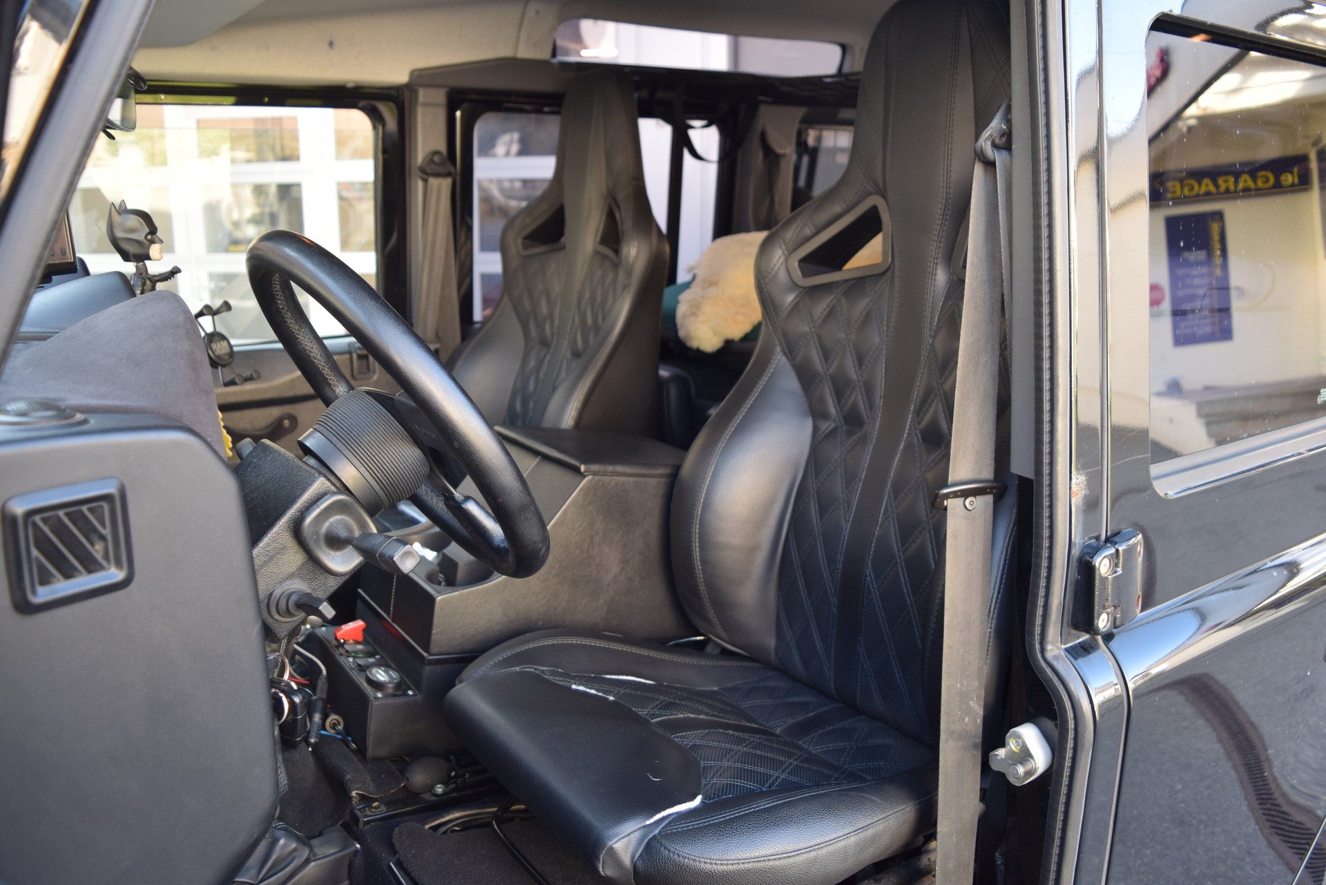 LAND ROVER Defender 110 2.4 Td4 Station Wagon-image-21