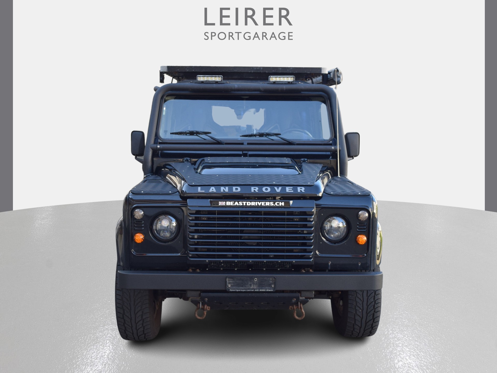 LAND ROVER Defender 110 2.4 Td4 Station Wagon-image-4