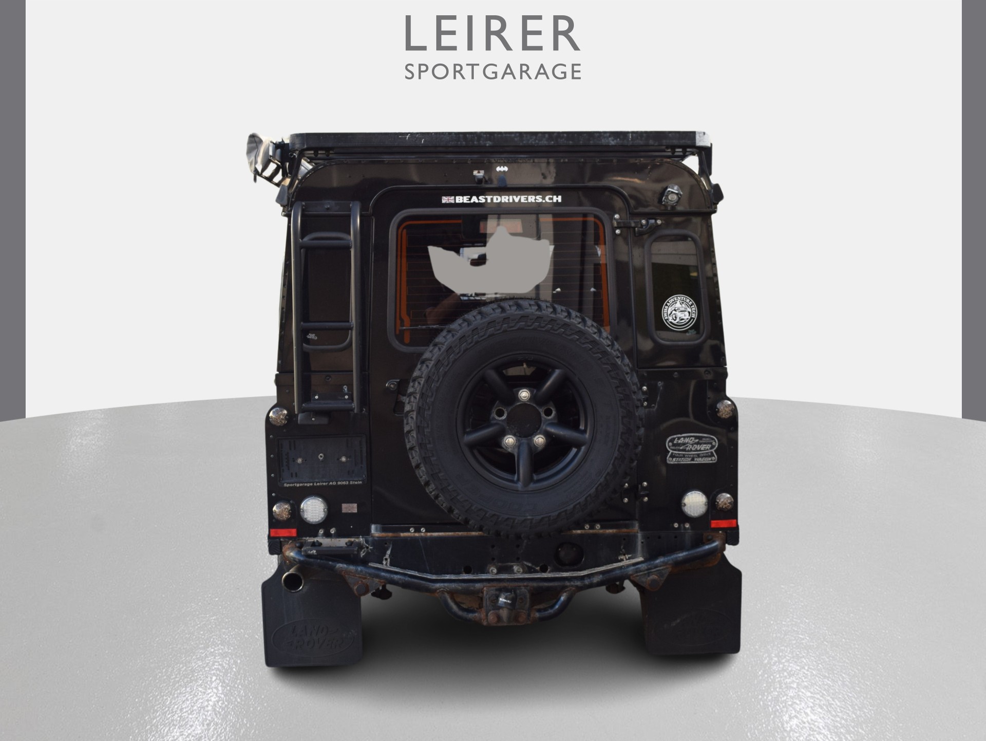 LAND ROVER Defender 110 2.4 Td4 Station Wagon-showroom-element-3