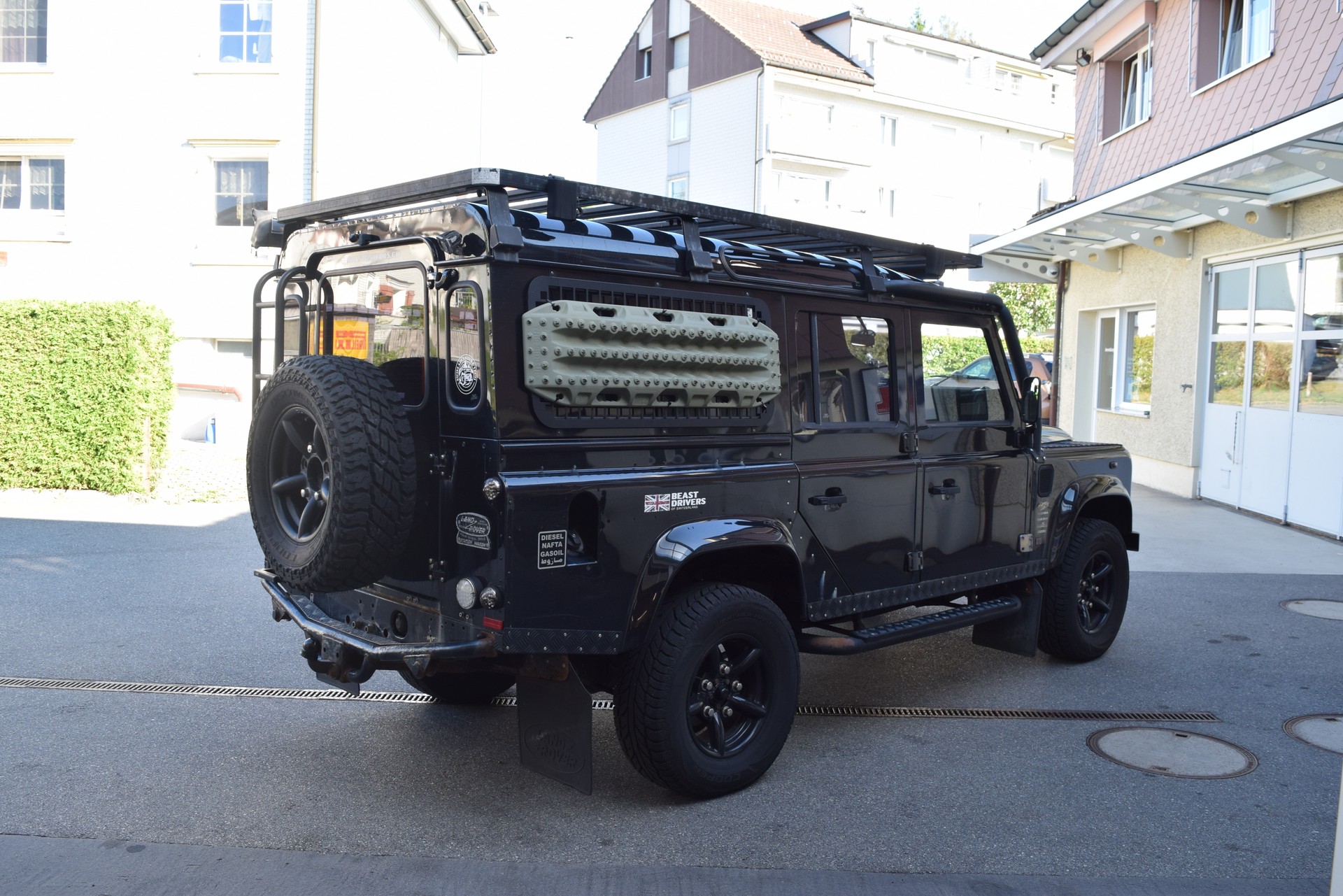 LAND ROVER Defender 110 2.4 Td4 Station Wagon-image-7